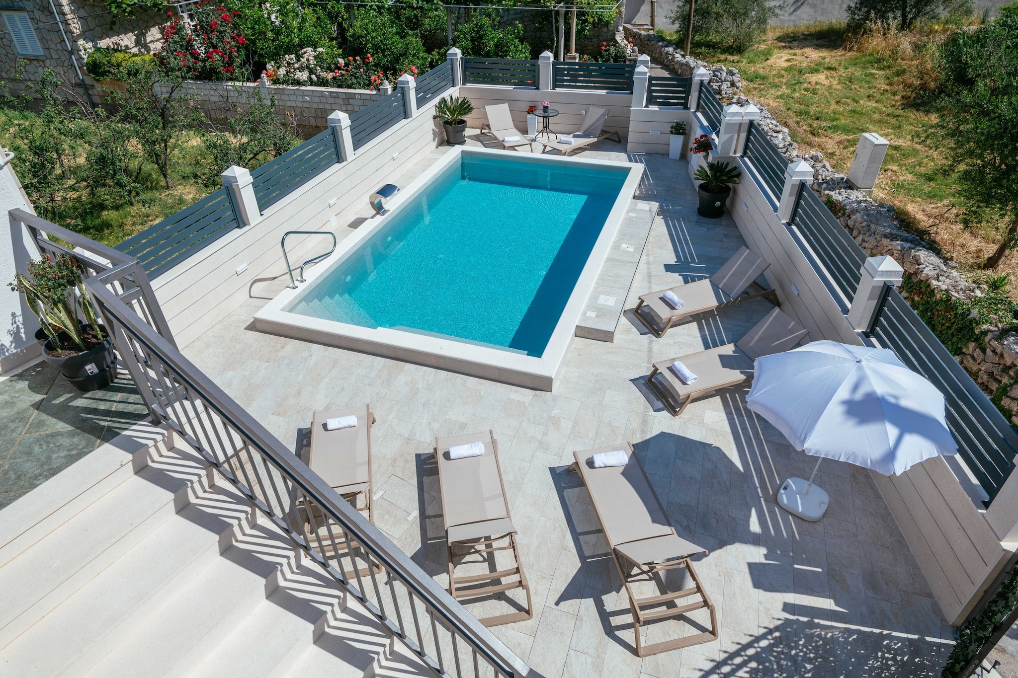 Apartments Azzurro- One Bedroom Apartment with Terrace  ( Azzurro III-gornji)-Schwimmbad