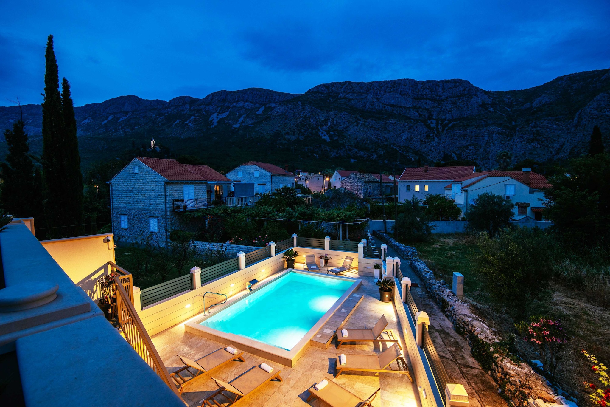 Apartments Azzurro- One Bedroom Apartment with Terrace  ( Azzurro III-gornji)-Schwimmbad