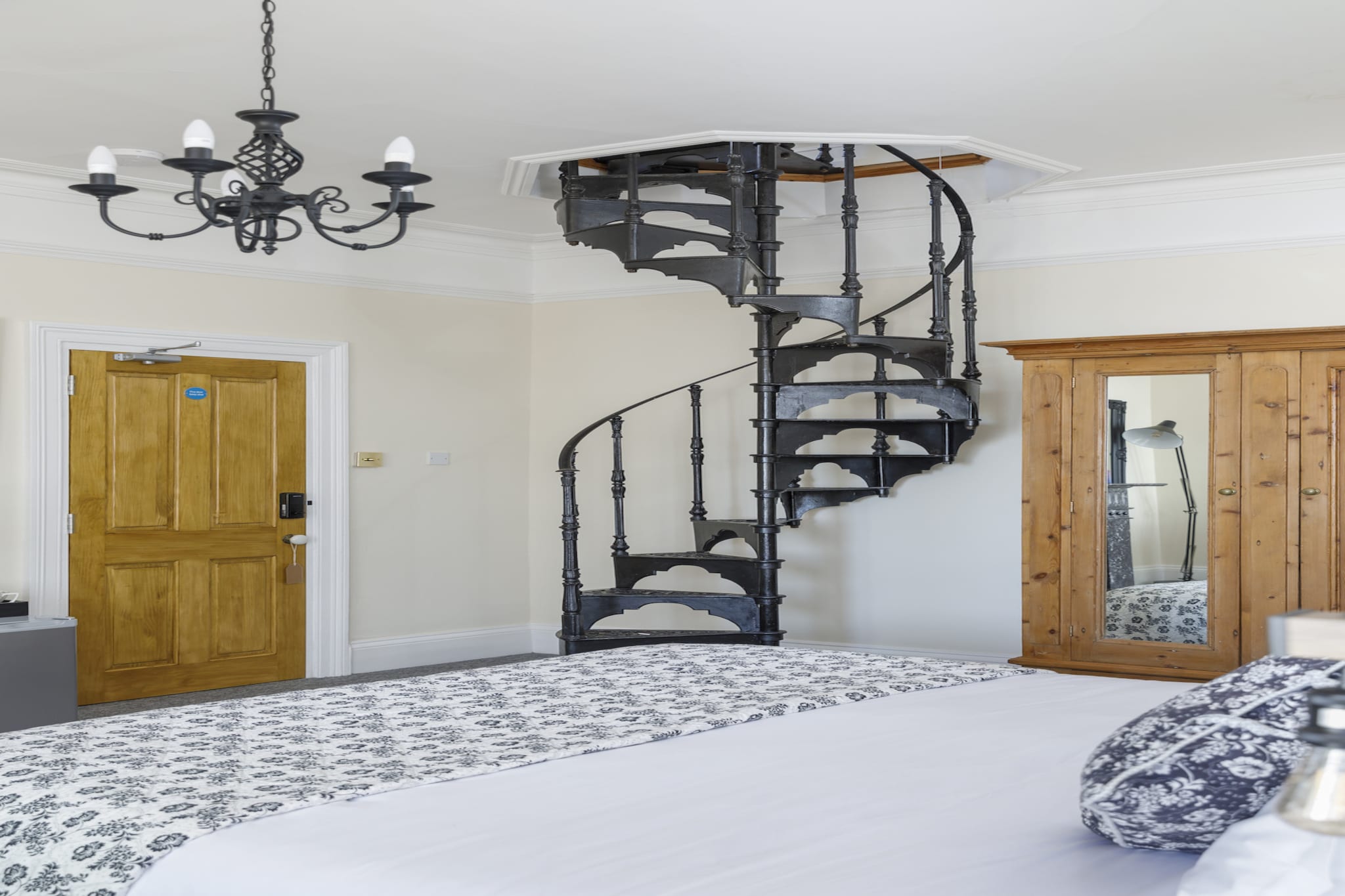 Pittodrie Guest House - Apartment 6-Slaapkamer
