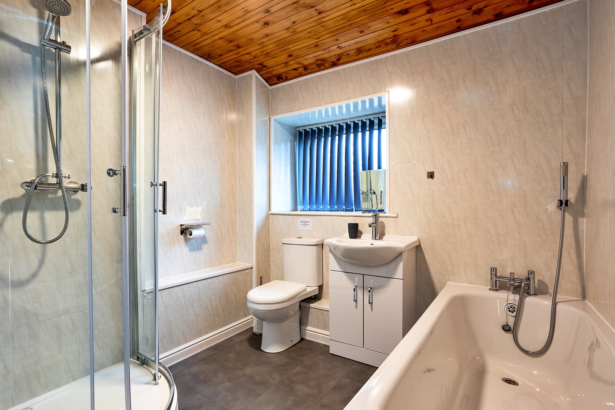 Woodstock Lodge-Badkamer