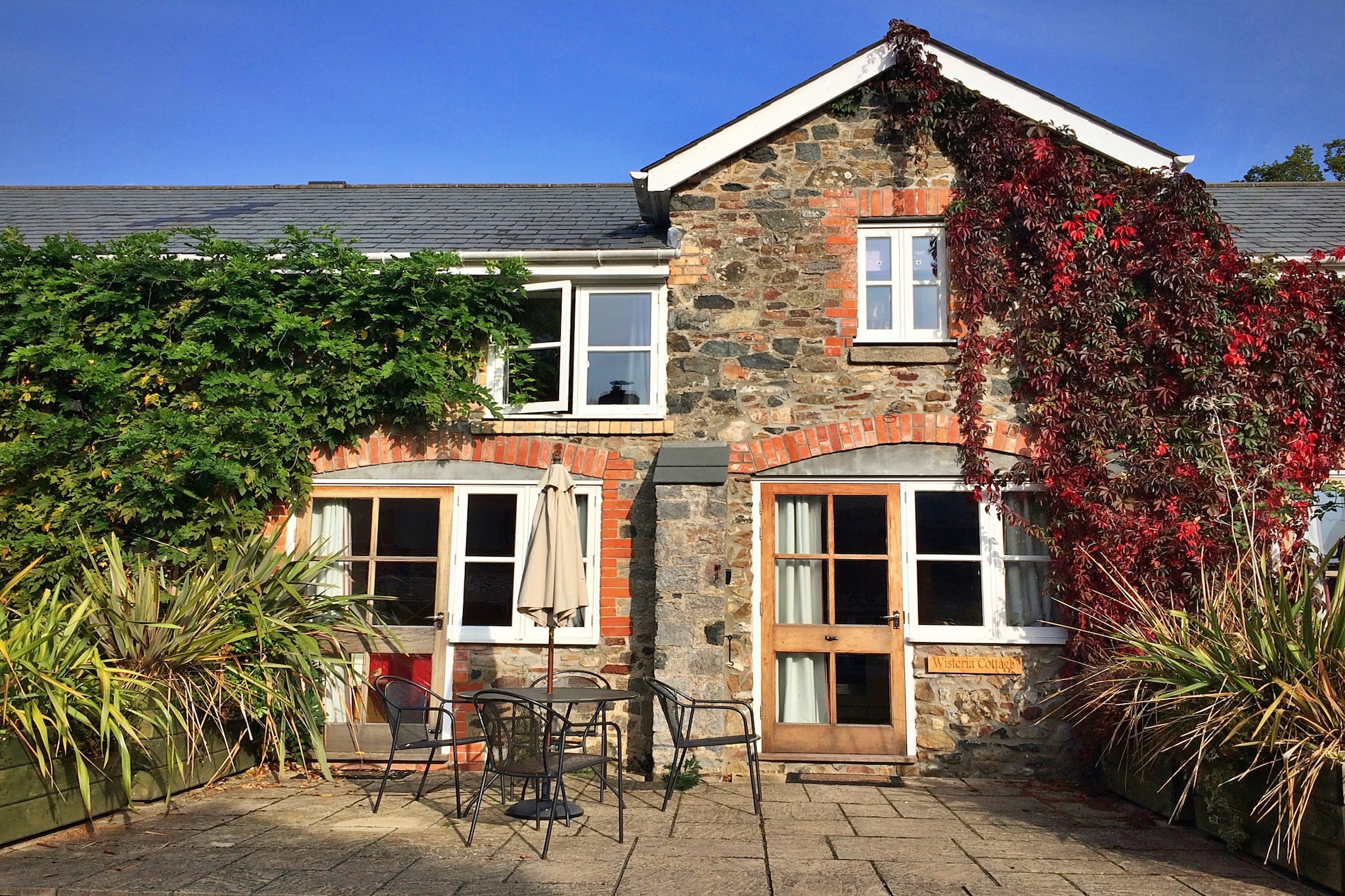 Little Dunley - Wisteria Cottage