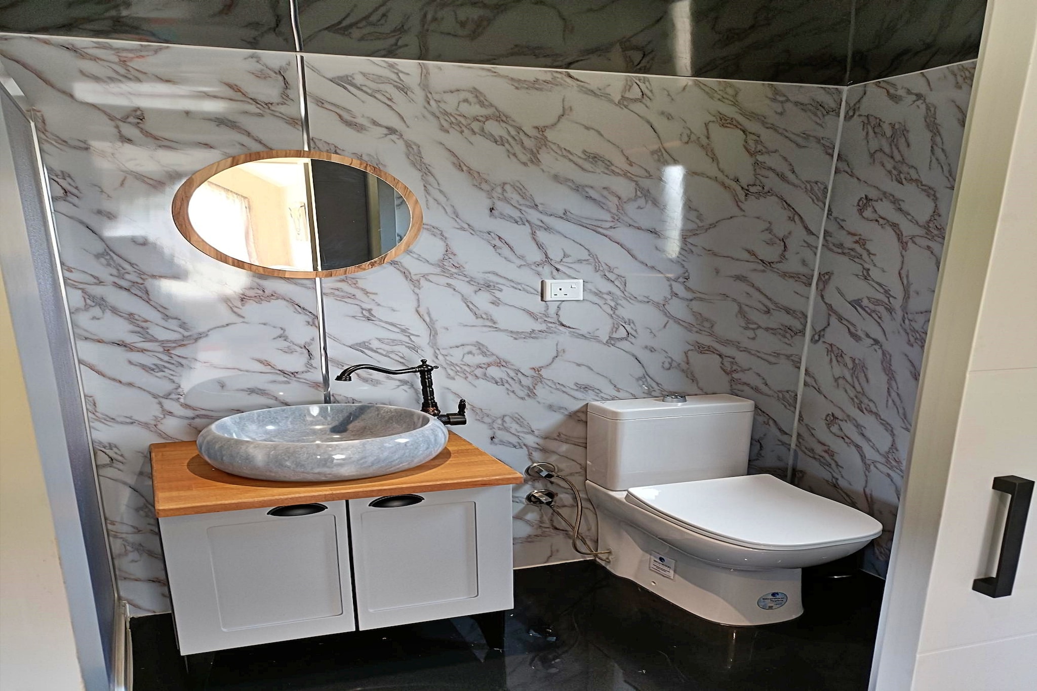 Little Dunley - The Tiny House-Badkamer