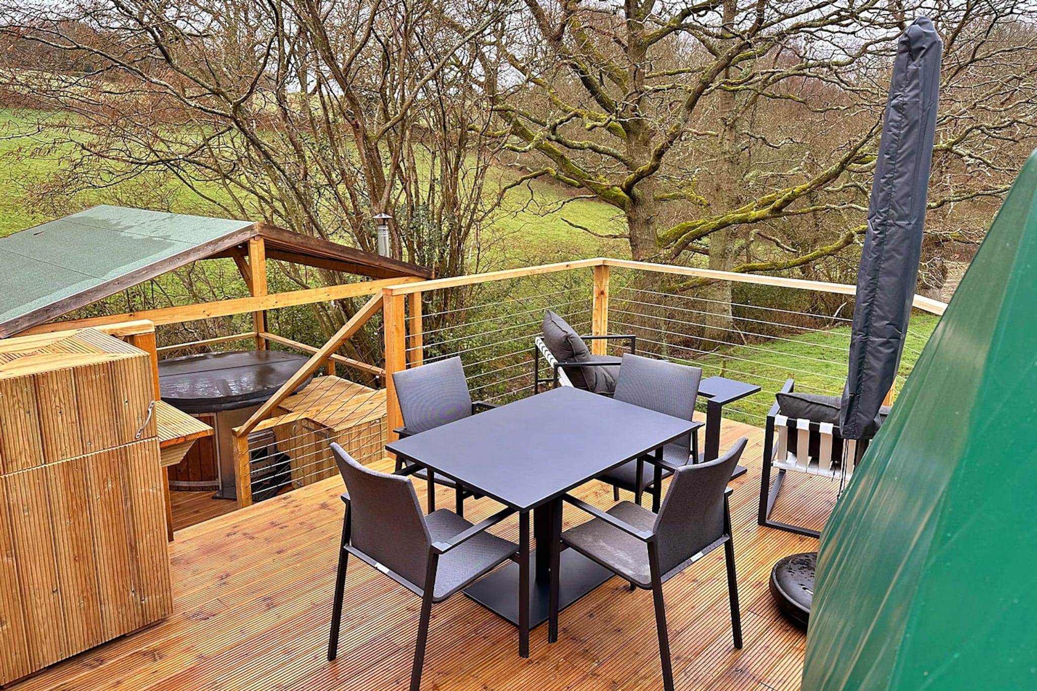 Ashdown Luxury Dome-Terras
