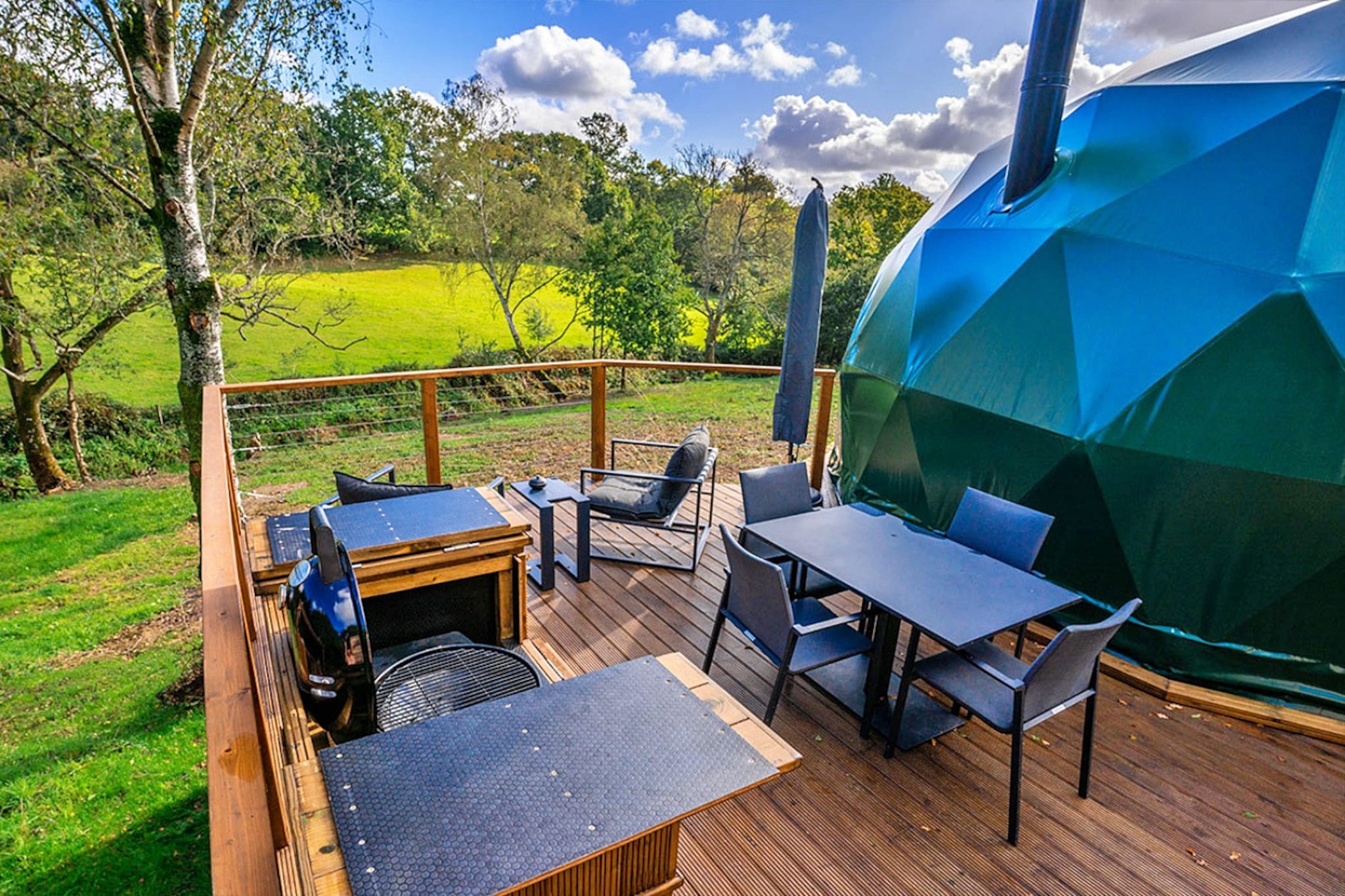 Wakehurst Luxury Dome-Terras