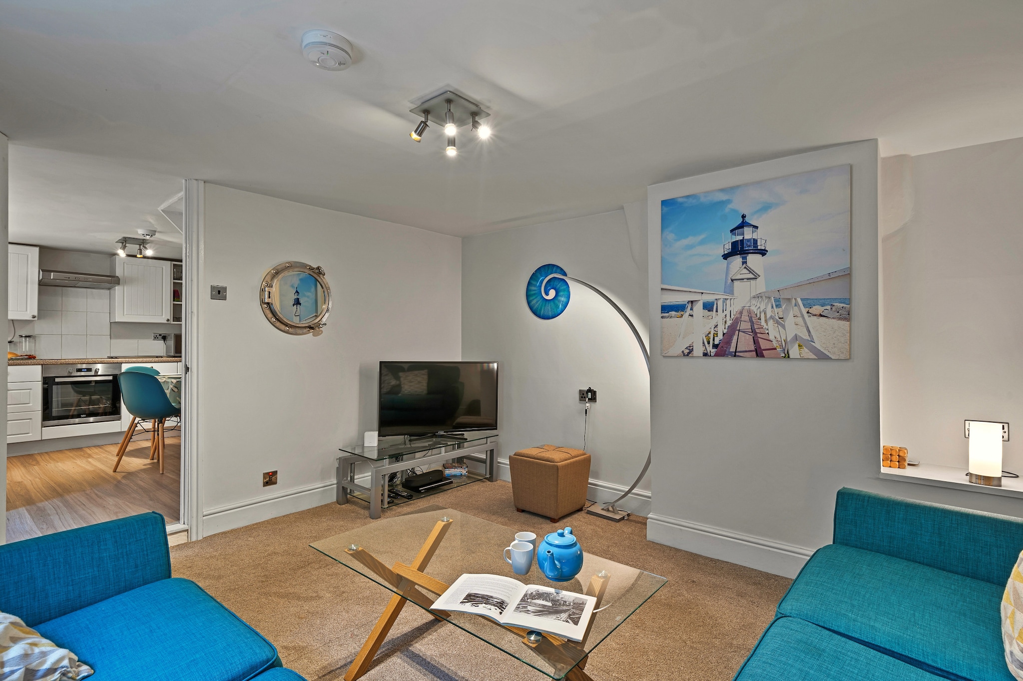 Porthole Cottage-Woonkamer
