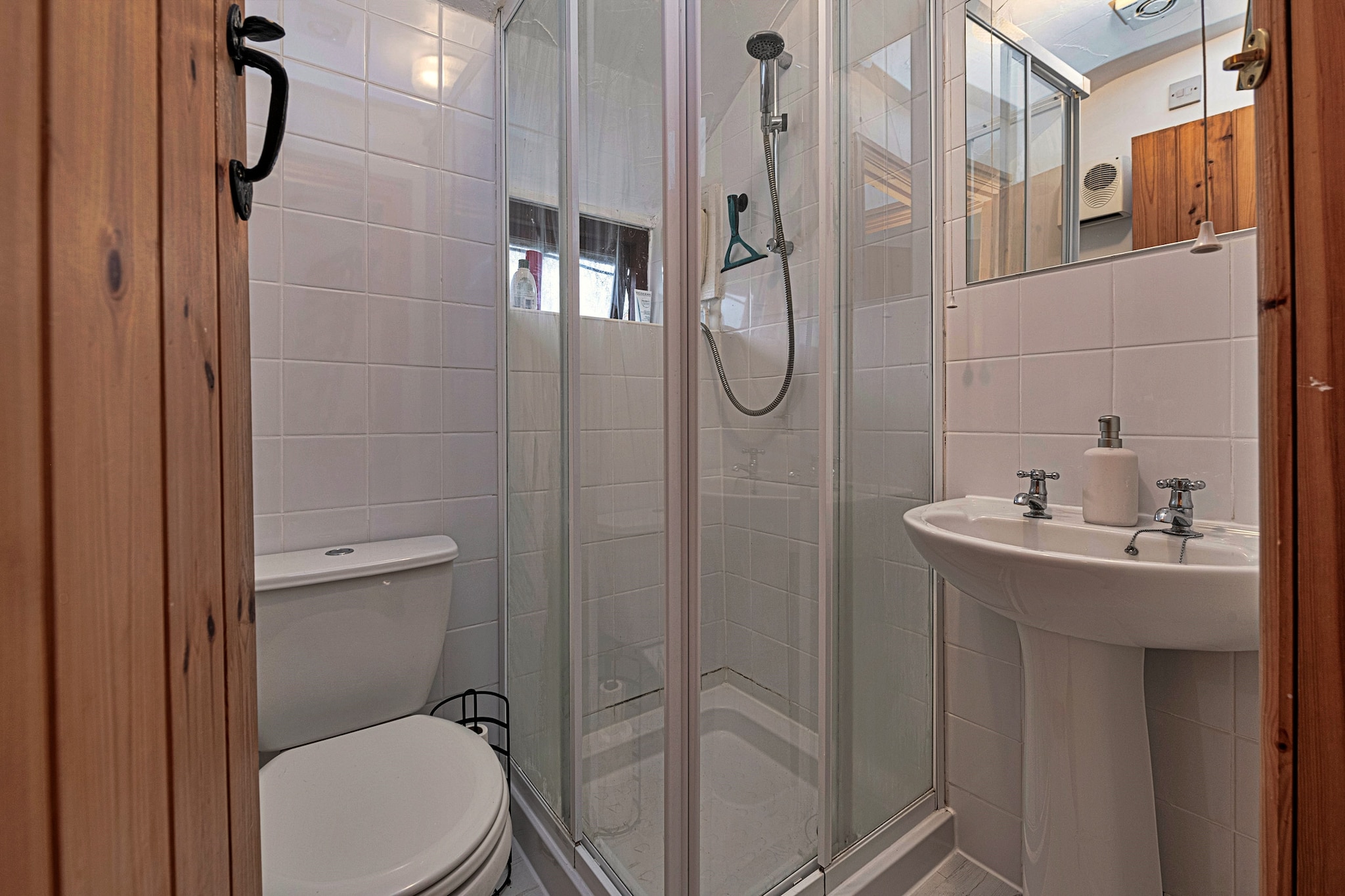 Bwthyn Siabod-Badkamer