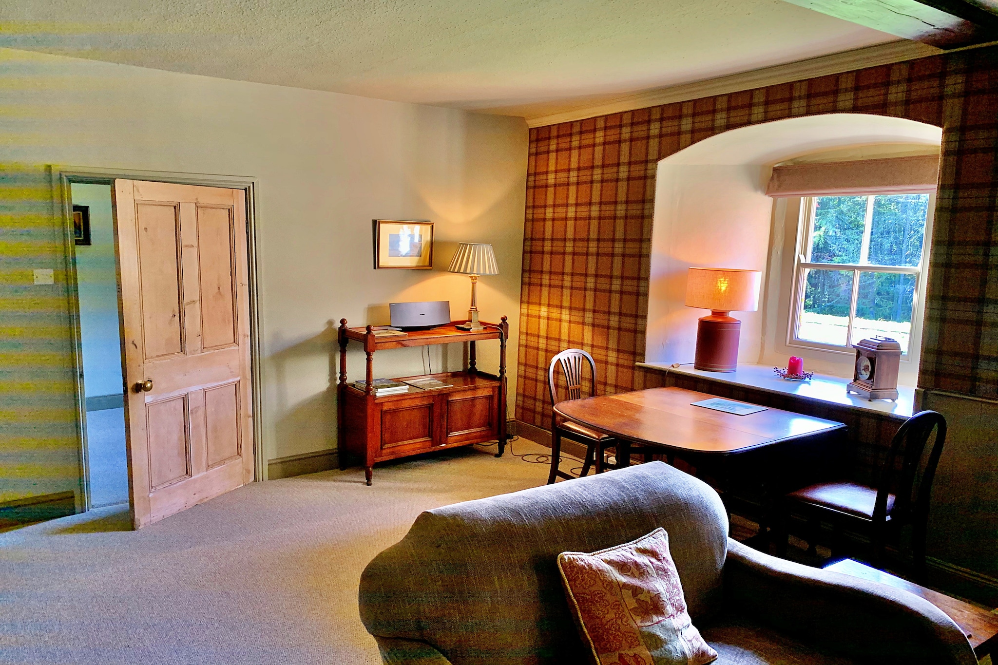 Ingleby Manor - Gun Room-Woonkamer