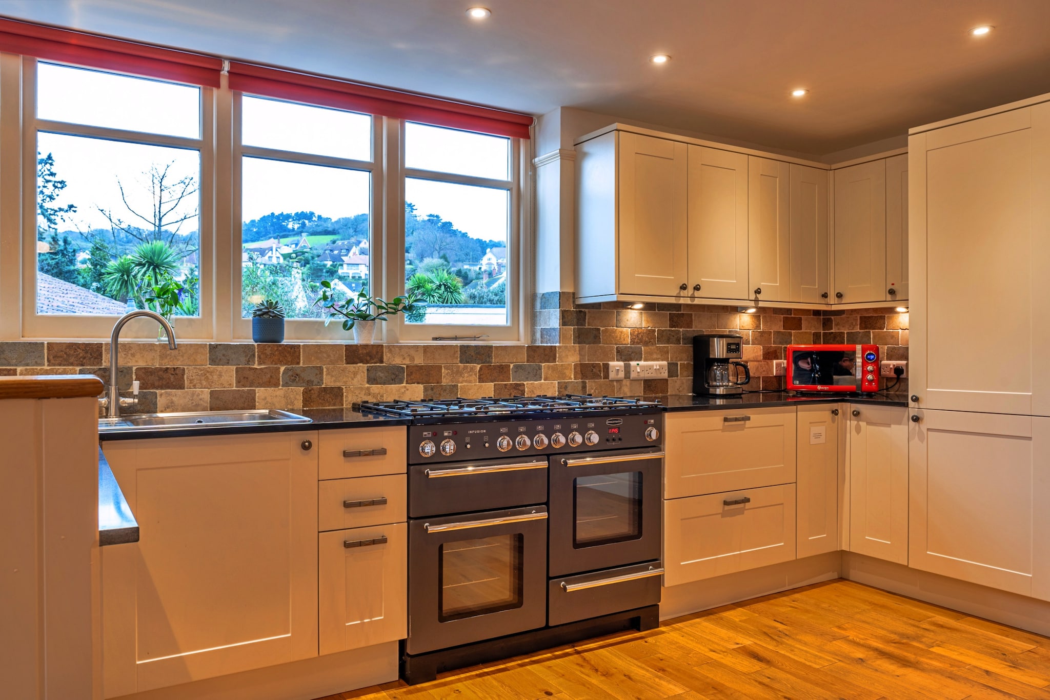Lower School Cottages-Keuken