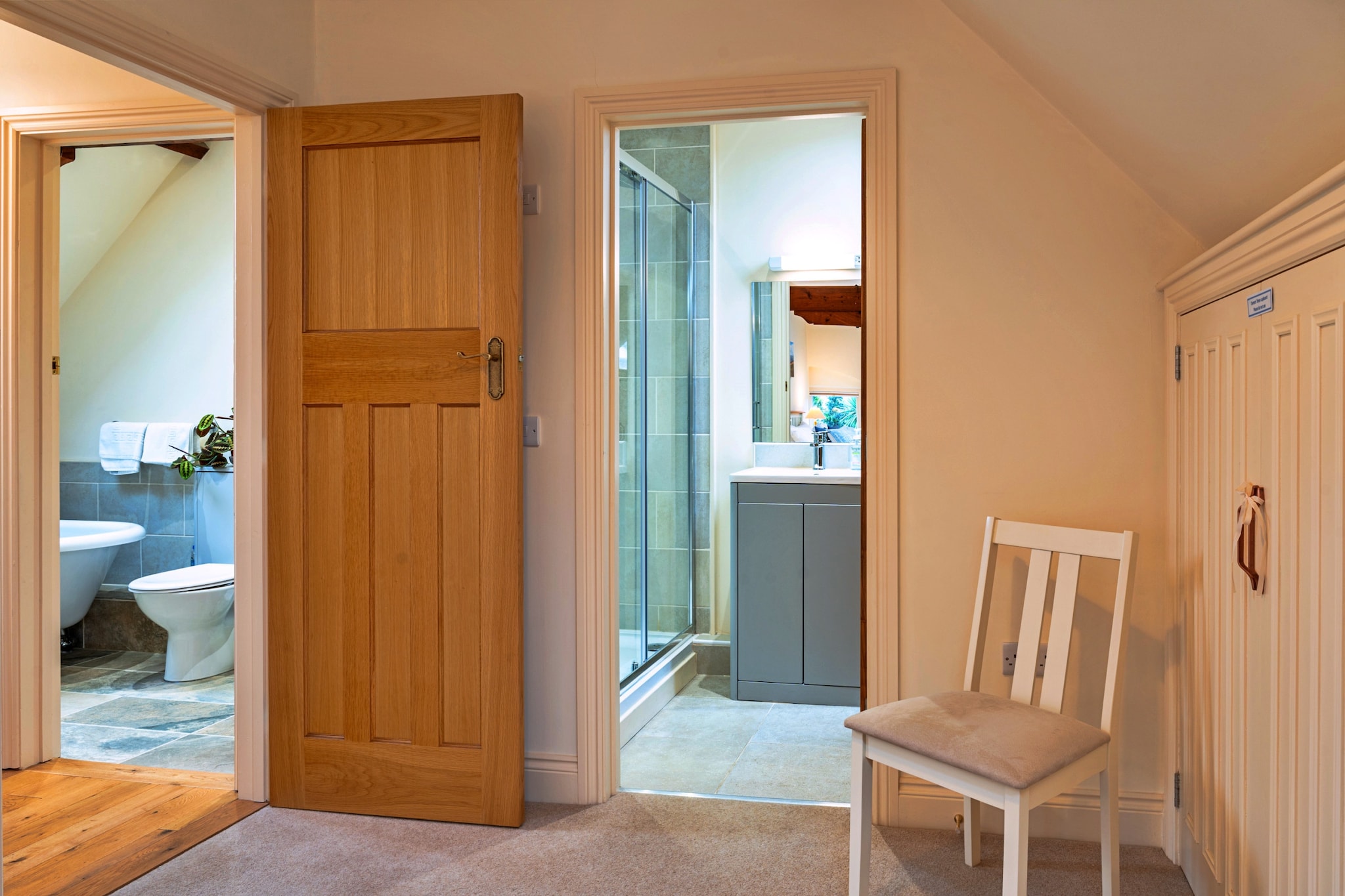 Lower School Cottages-Badkamer