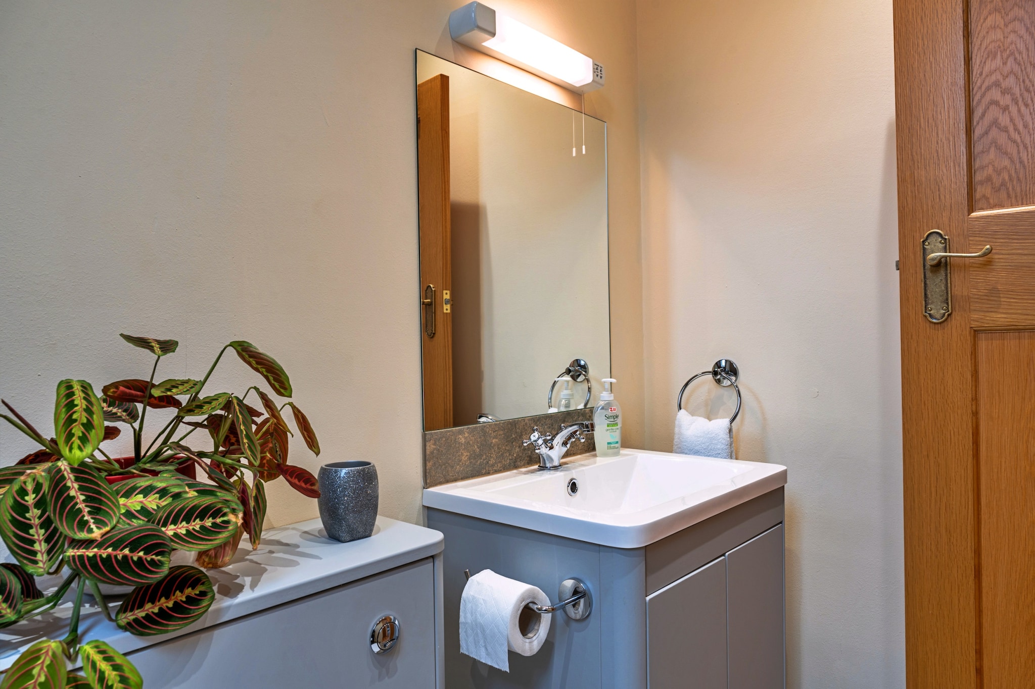 Lower School Cottages-Badkamer