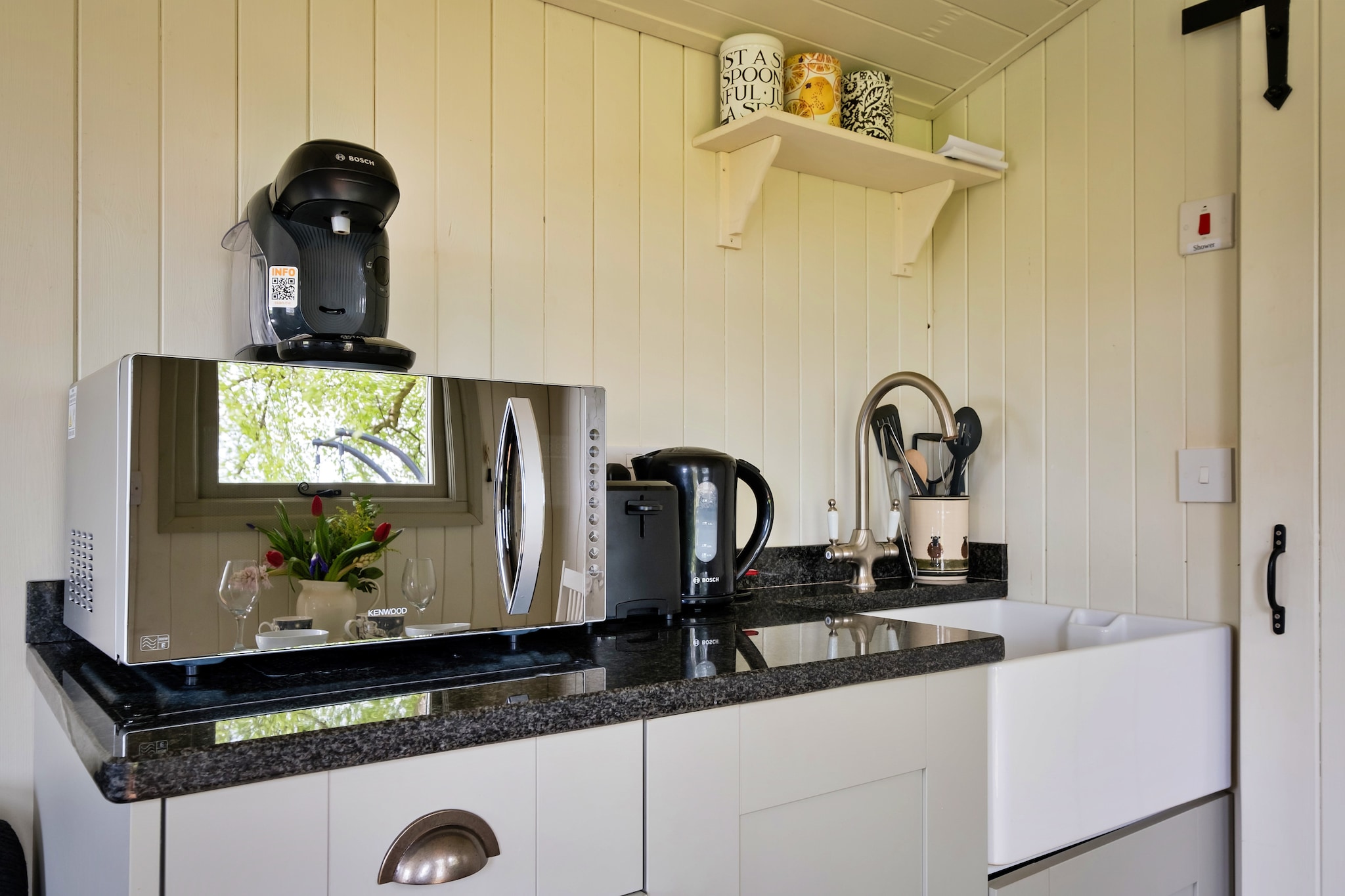 Hay and Hedgerow Glamping-Keuken