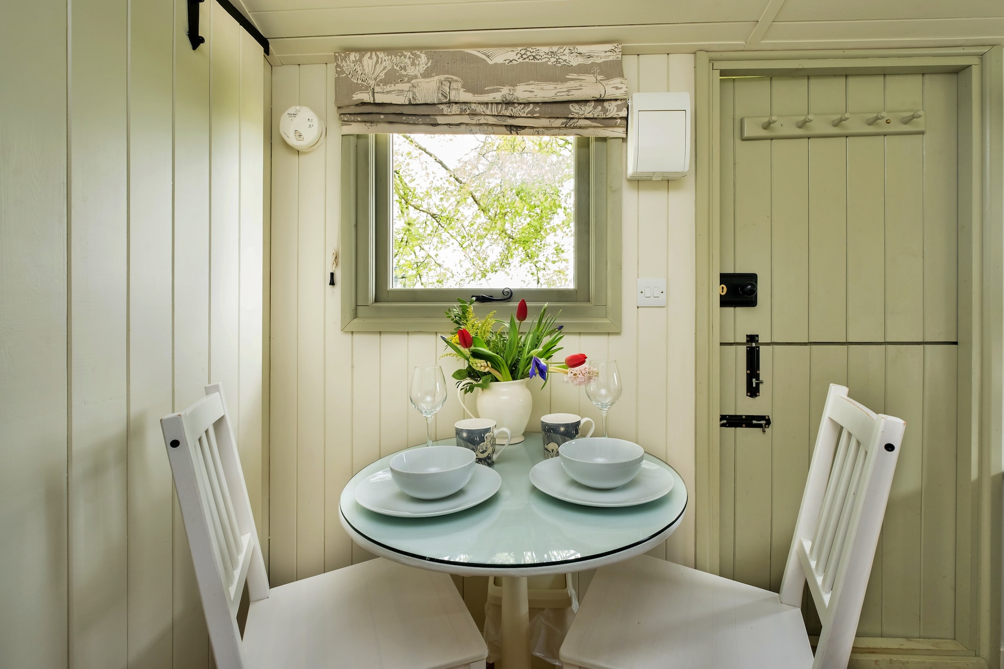 Hay and Hedgerow Glamping-Keuken