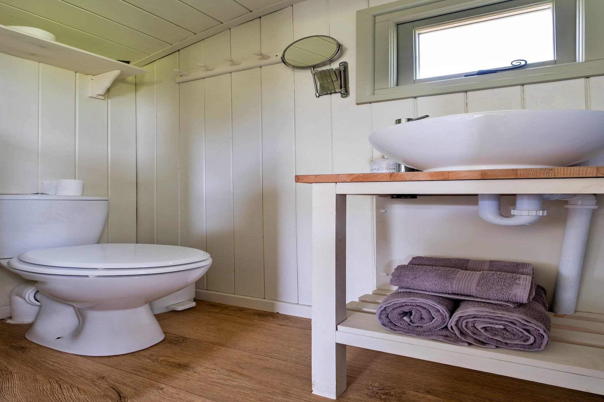 Hay and Hedgerow Glamping-Badkamer