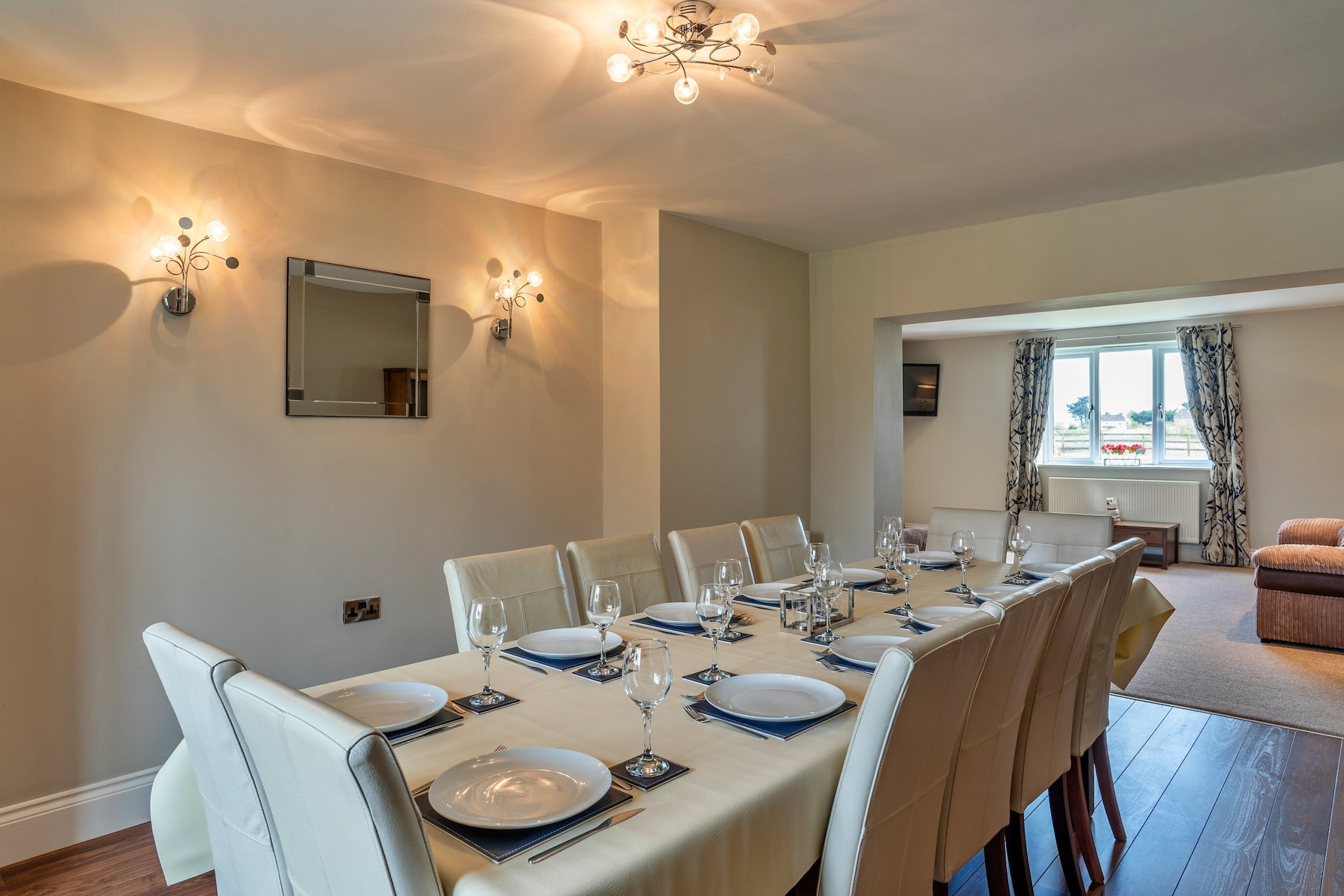 Stone Bow Farmhouse-Eetkamer