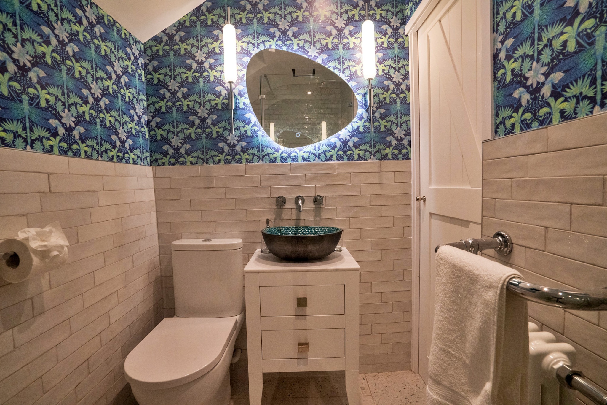 Sisu Bakewell, Limestones Cottage-Badkamer