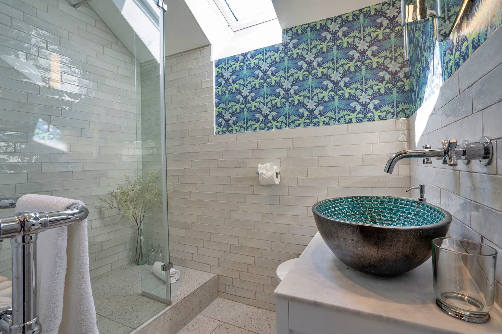Sisu Bakewell, Limestones Cottage-Badkamer