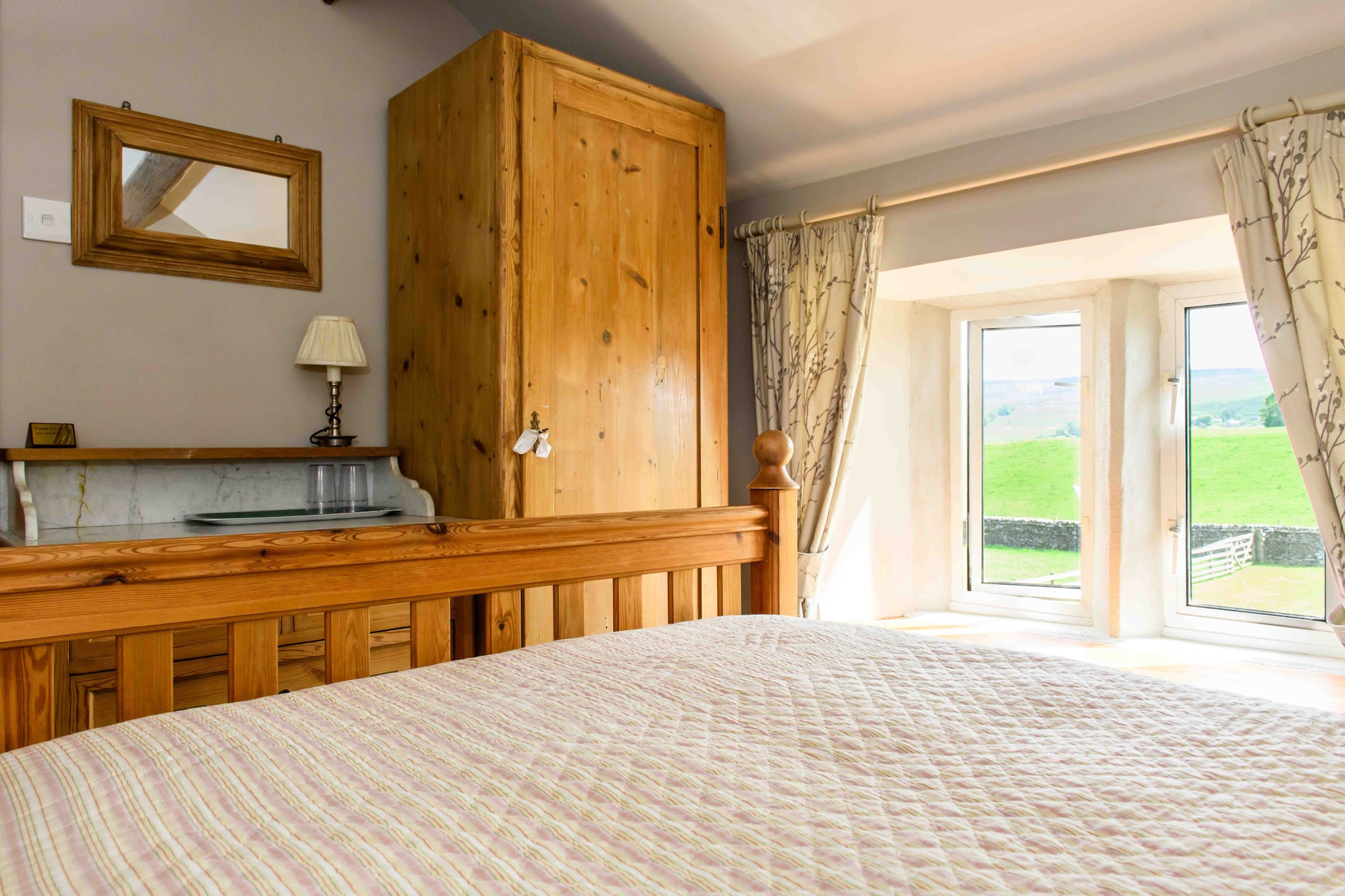 Shepherds Cottage at Mile House Farm-Slaapkamer