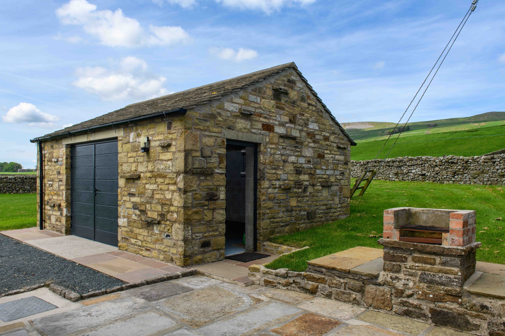 Shepherds Cottage at Mile House Farm-Buitenkant zomer