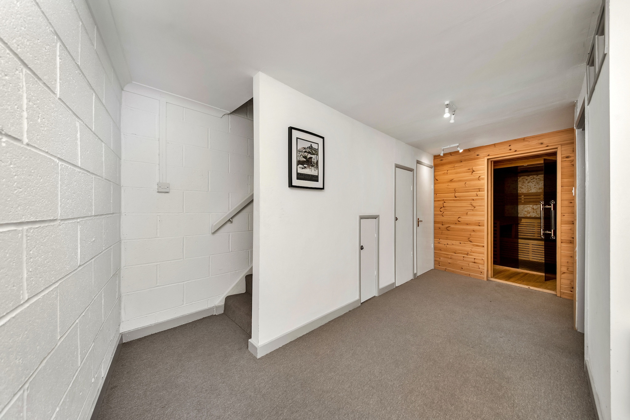 Low Green Cottage-Overloop