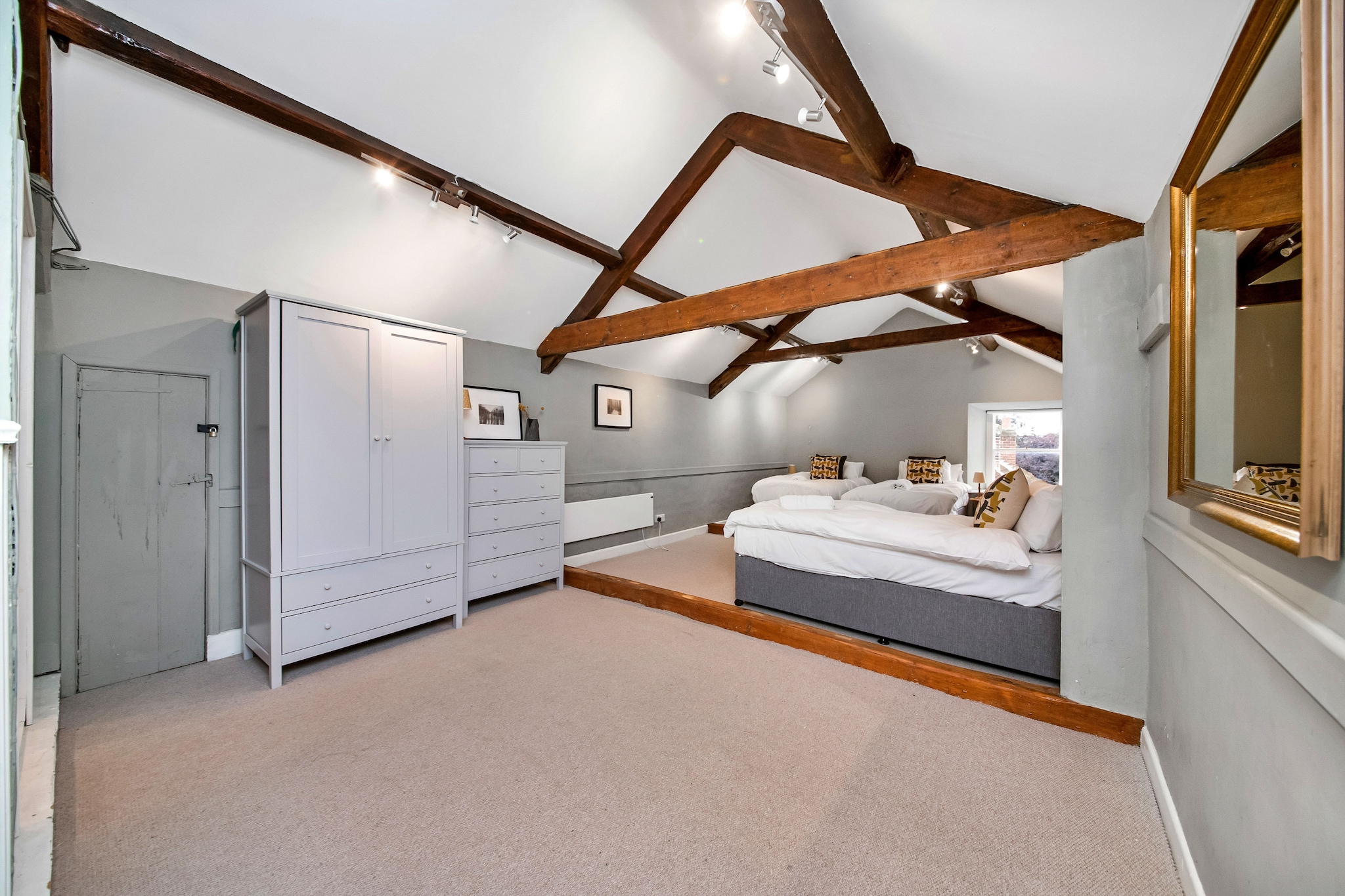 Low Green Cottage-Slaapkamer