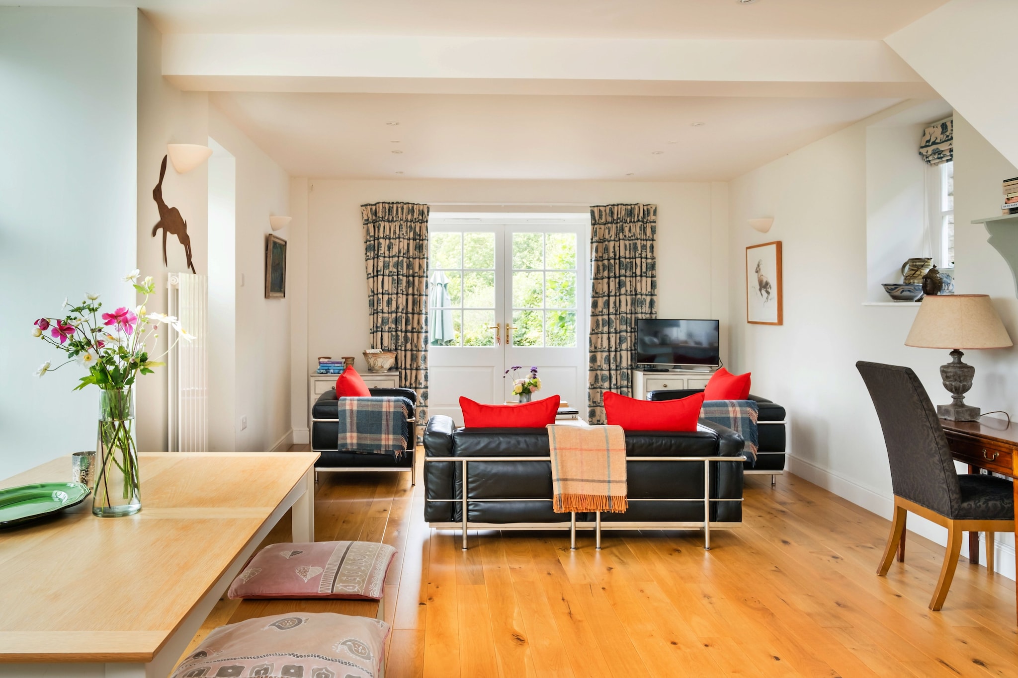Coach House Wellbeing Retreat-Woonkamer