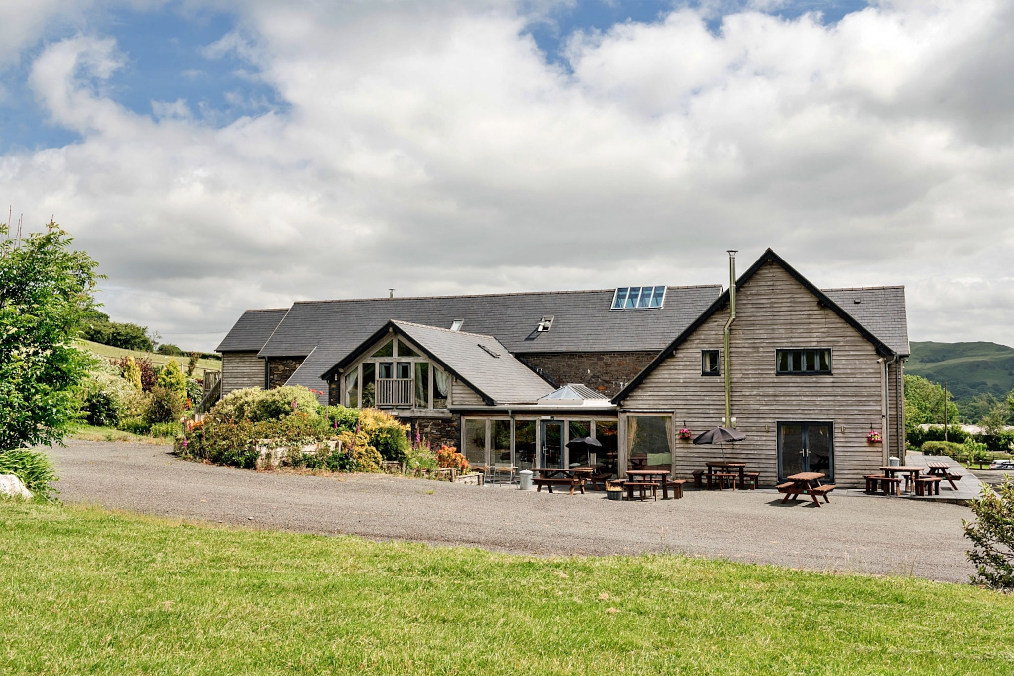The Welsh Barn-Buitenkant zomer