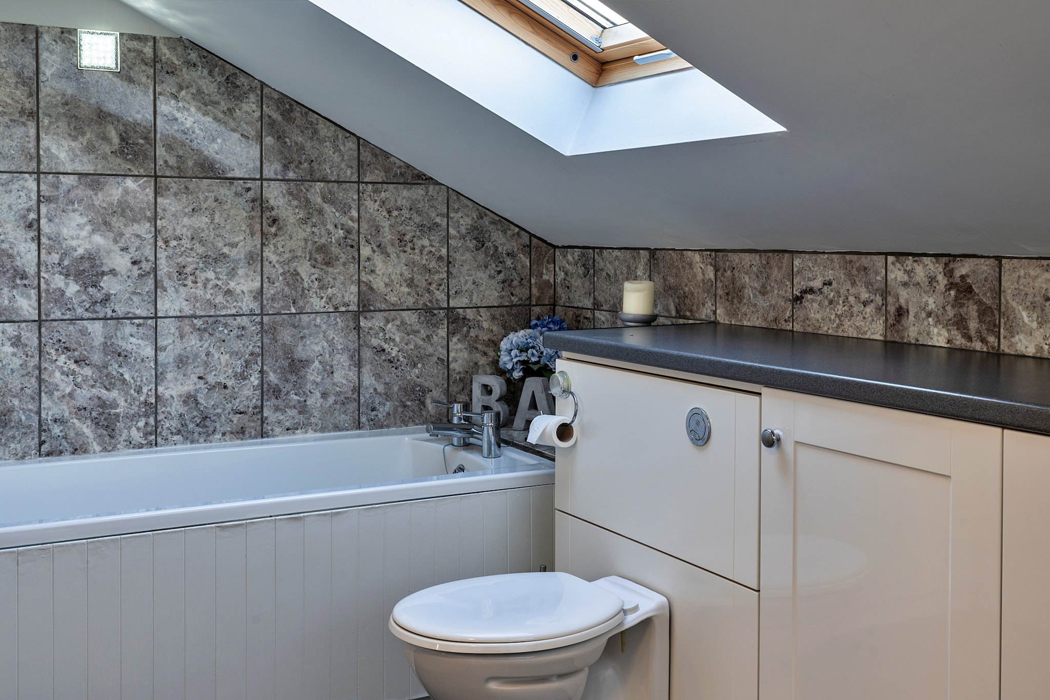 Trennal Barn-Badkamer