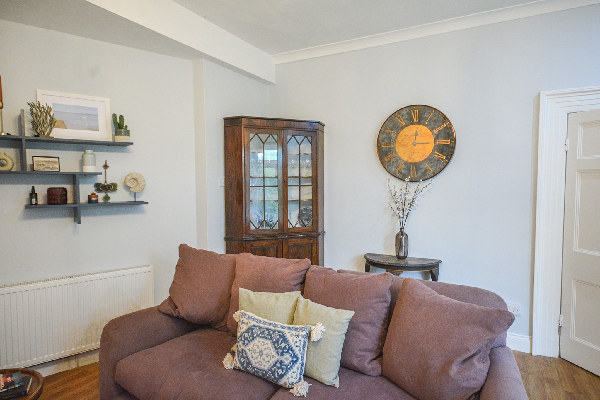 Hillside, Kingsand-Woonkamer