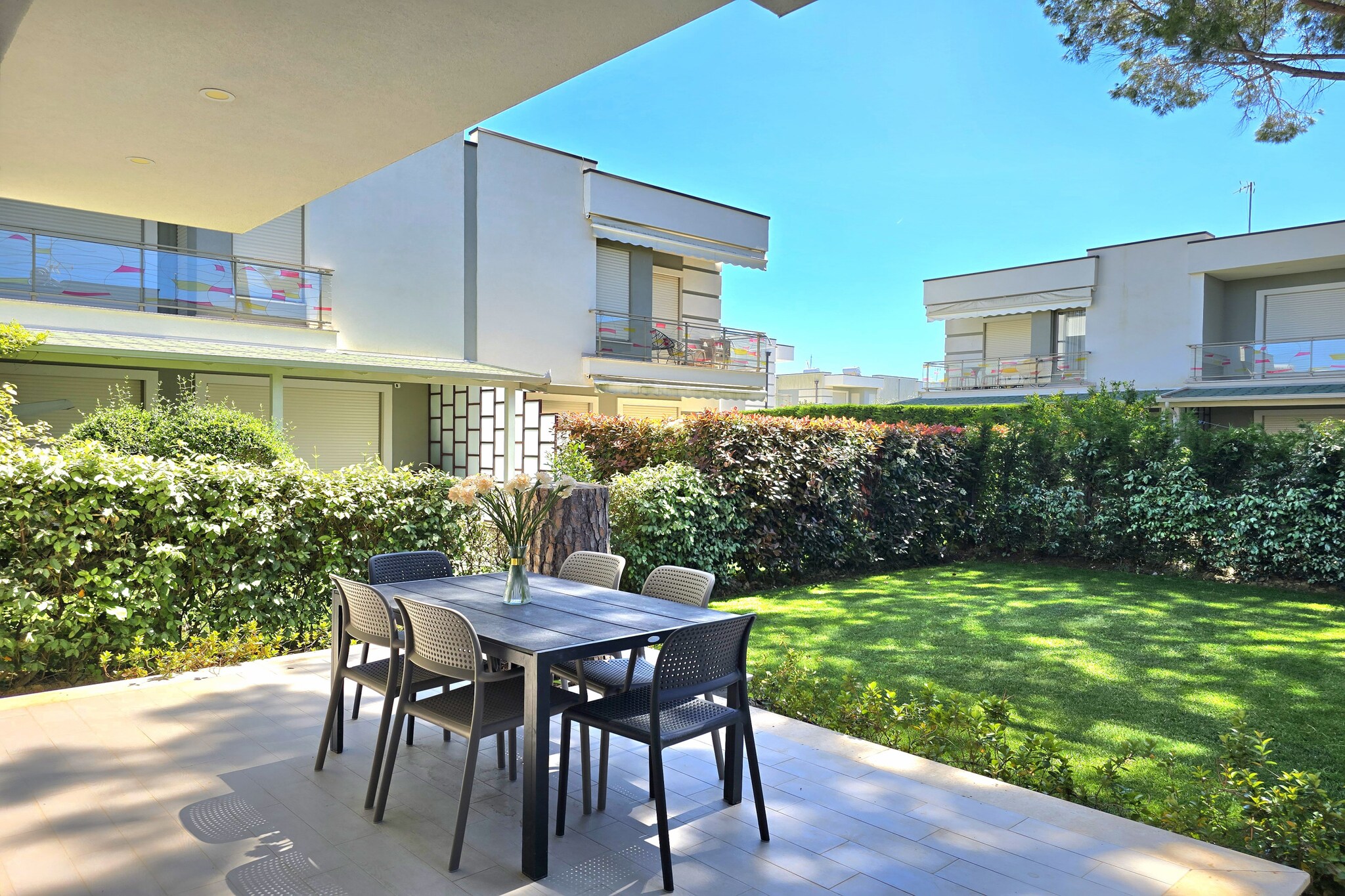 ALD150 - Wadim Perla Lalez-Terrasbalkon