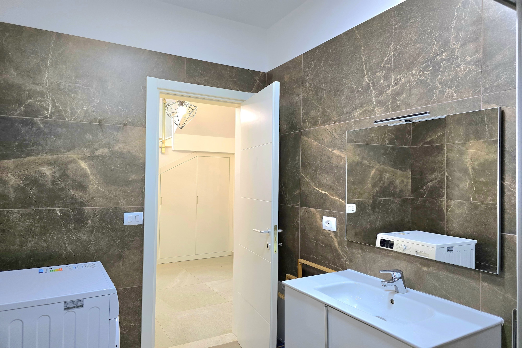 ALD170 - Vila 61 Shpuza-Badkamer