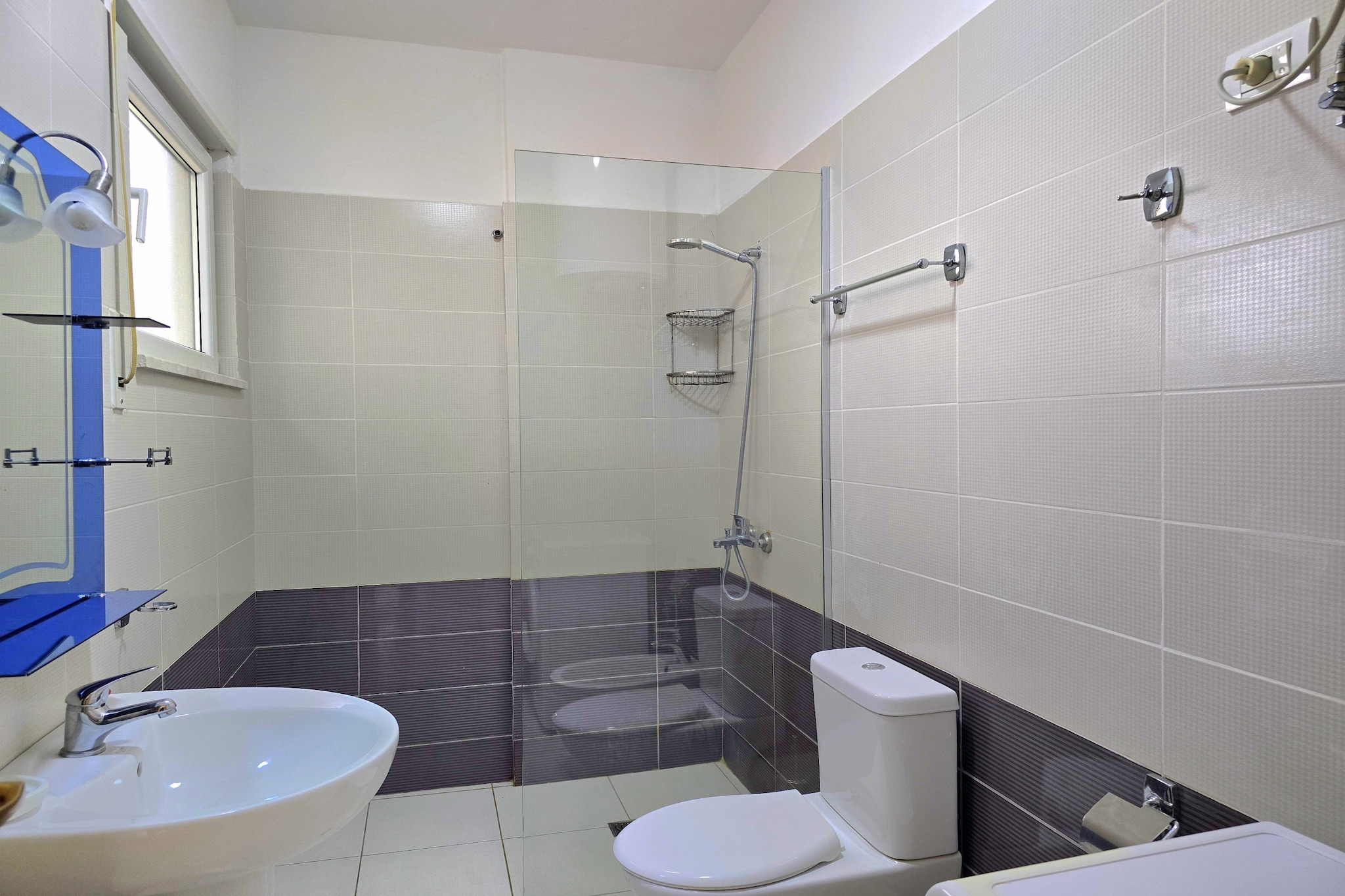 ALD156 - Landi-Badkamer