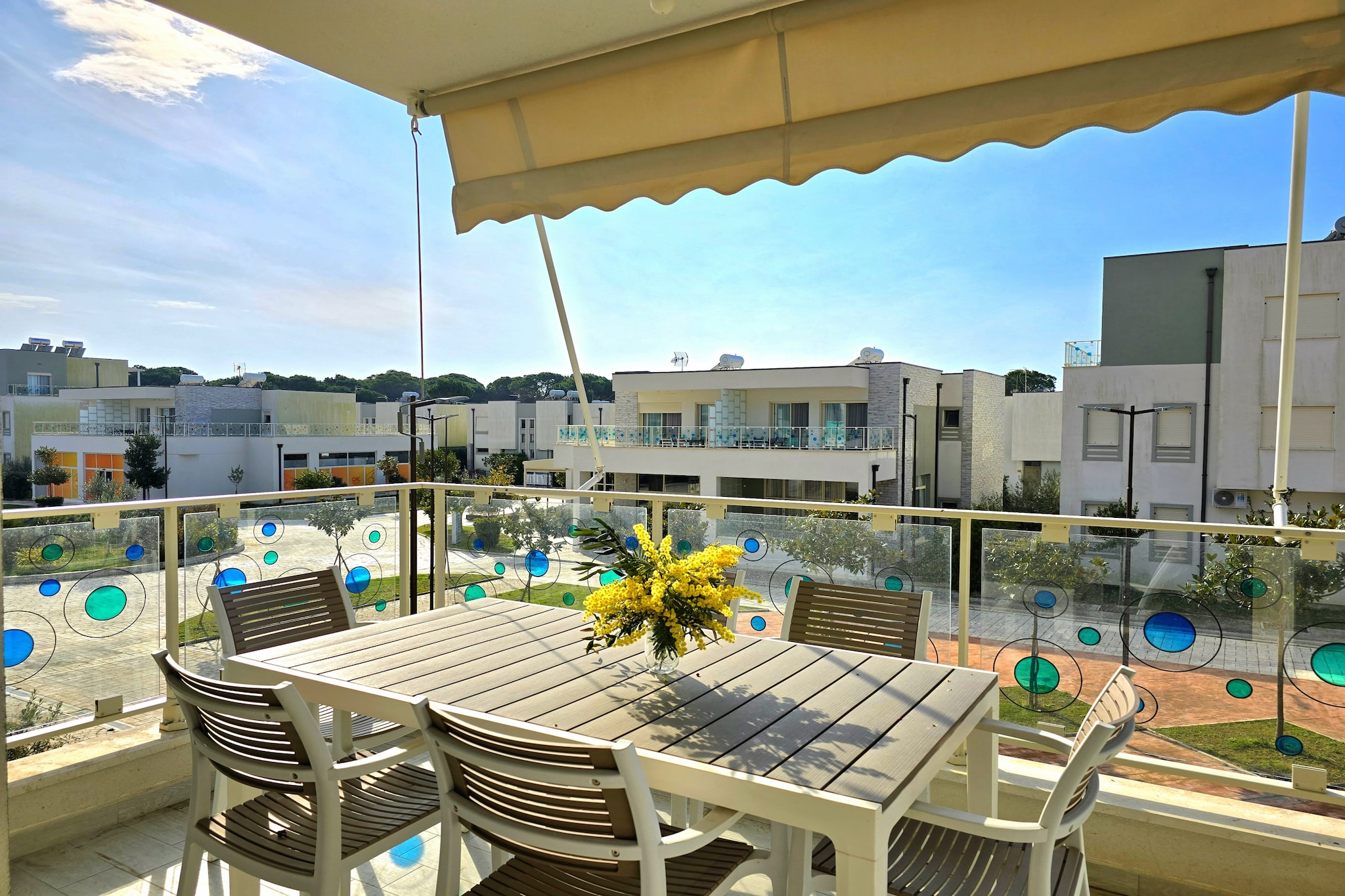 ALD253 - Milaimi Perla Lalez-Terrasbalkon