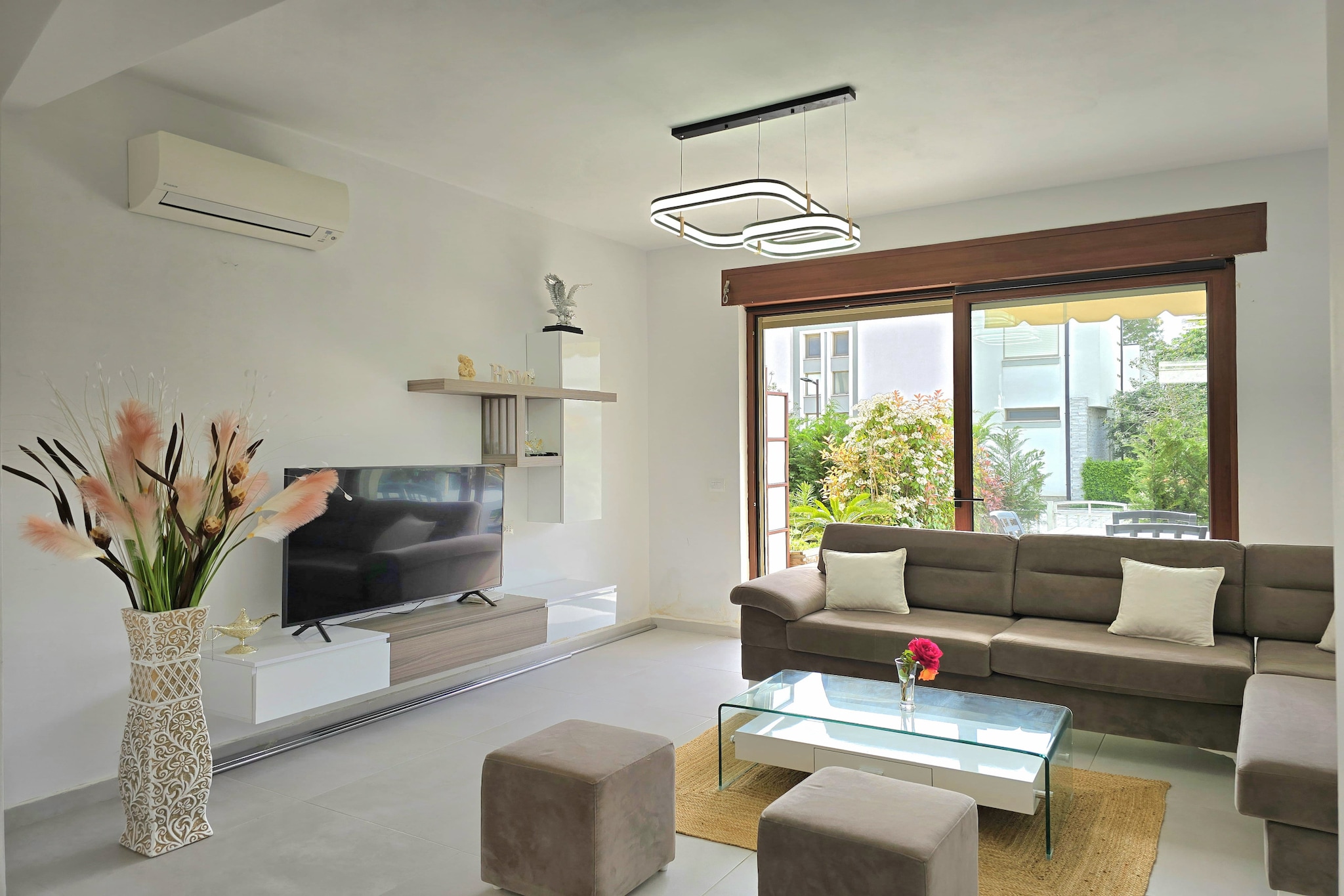 ALD161 - Vila 47 Dori-Living room