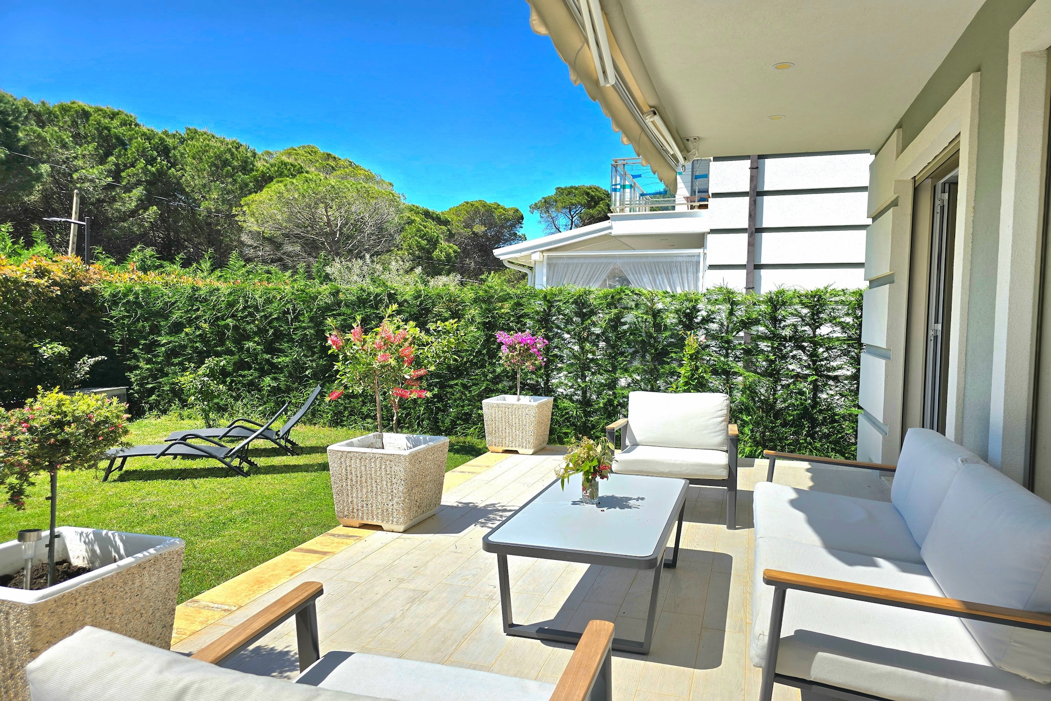 ALD276 - Vila 99 Edlira Lalez Perla-Gardens summer
