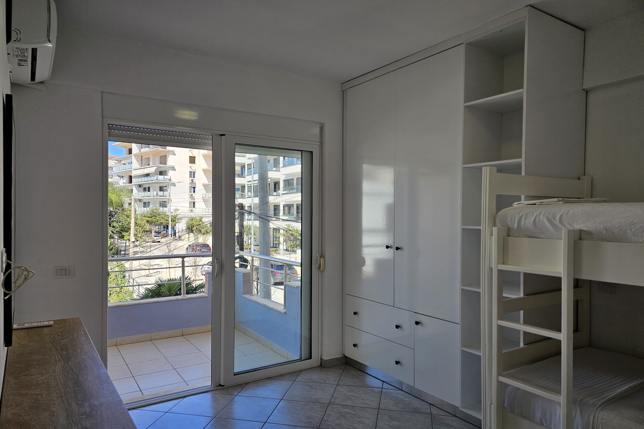 ALS110 - Roman Ap-Chambre