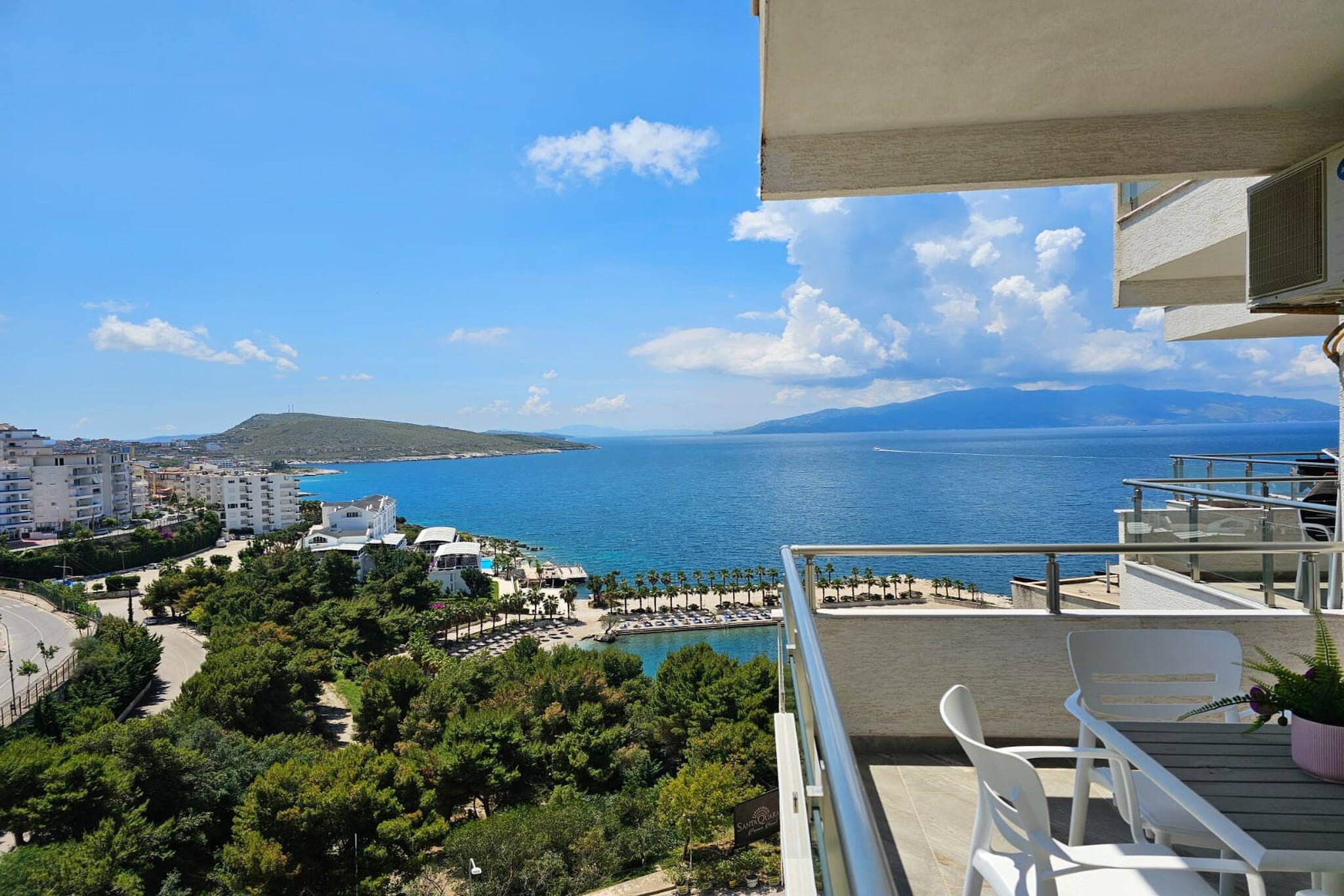 ALS281 - Patrycia Ap-Terrace balcony