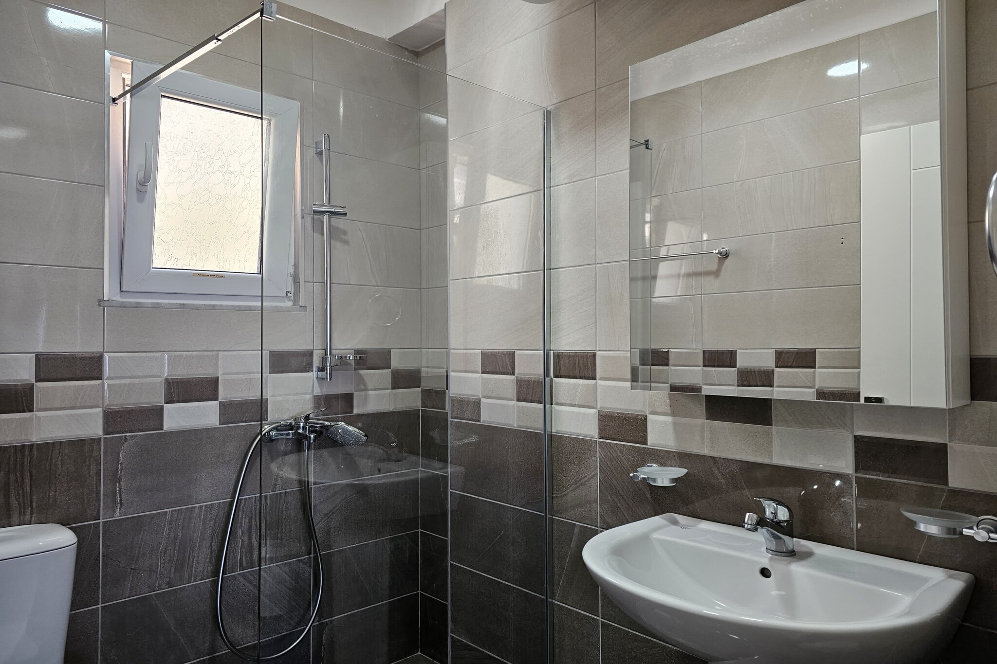 Wonderful Apartment in Saranda - 272-Bathroom