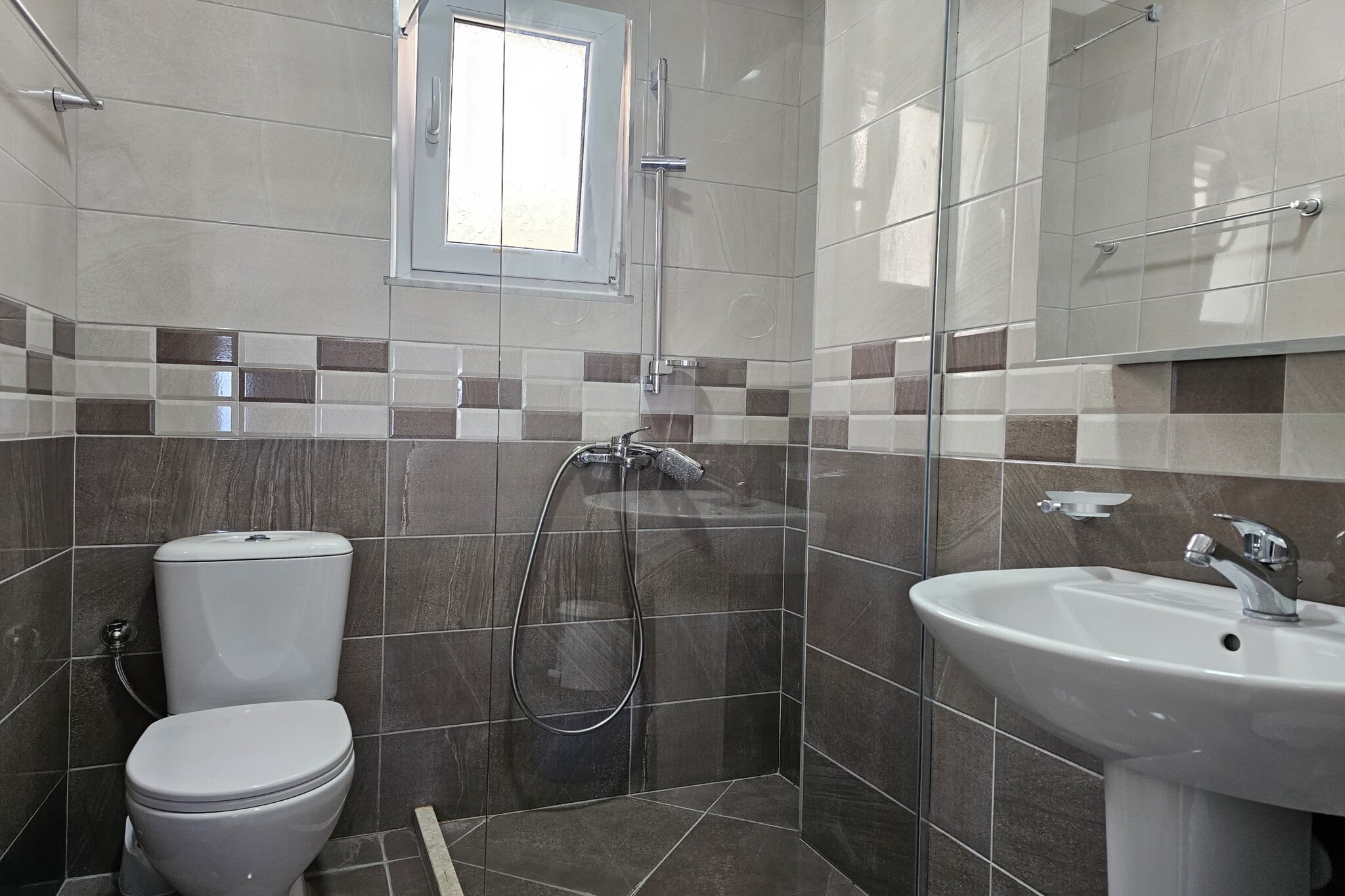 Wonderful Apartment in Saranda - 272-Bathroom
