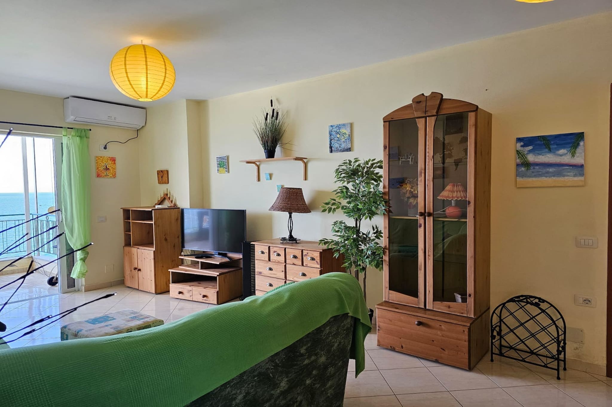 Front line apartment in Saranda - 254-Living room