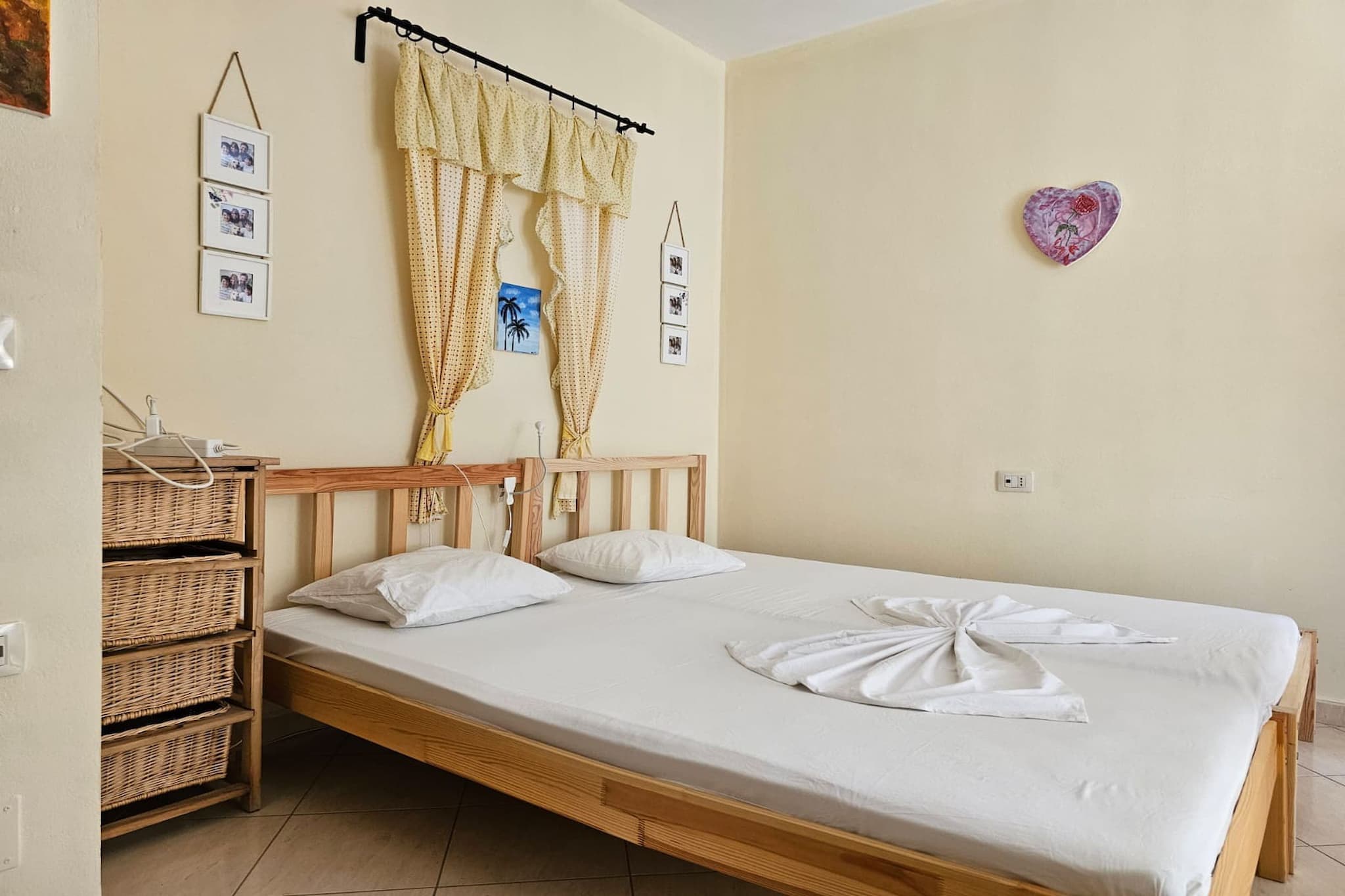 Front line apartment in Saranda - 254-Bedroom