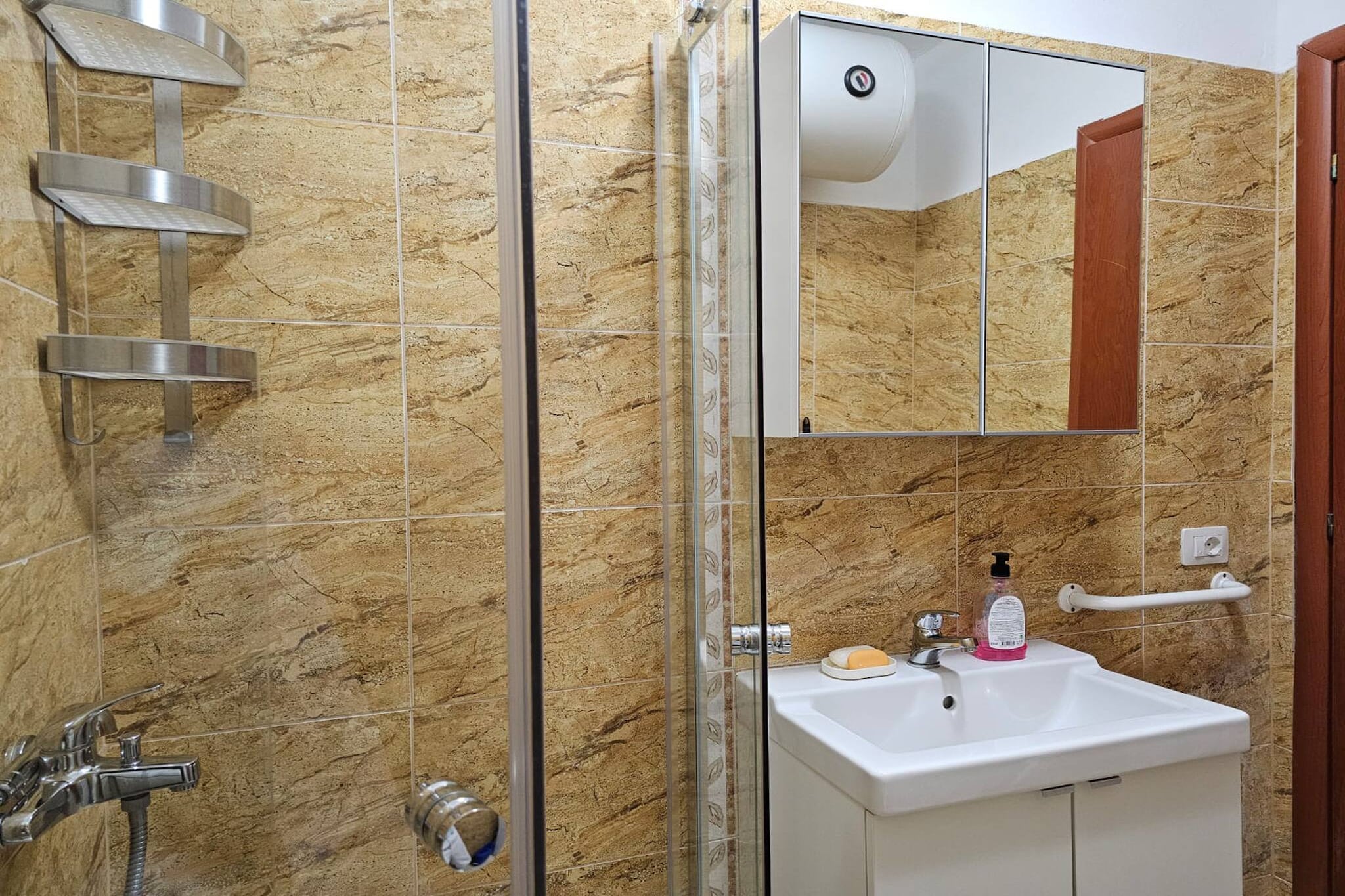 Front line apartment in Saranda - 254-Bathroom