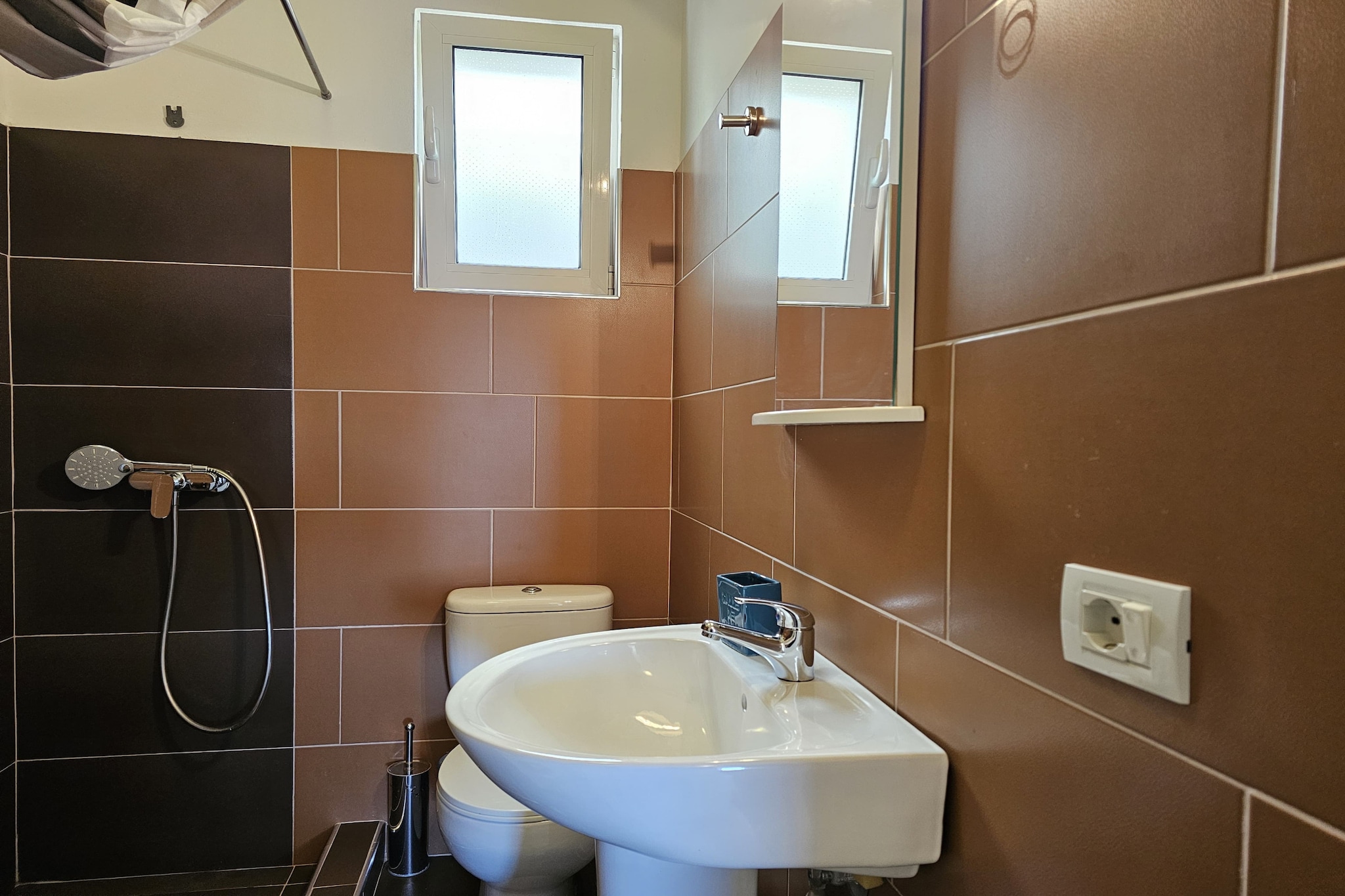 ALS161 - Ap te Santa - Sunrise Ap In SR-Bathroom