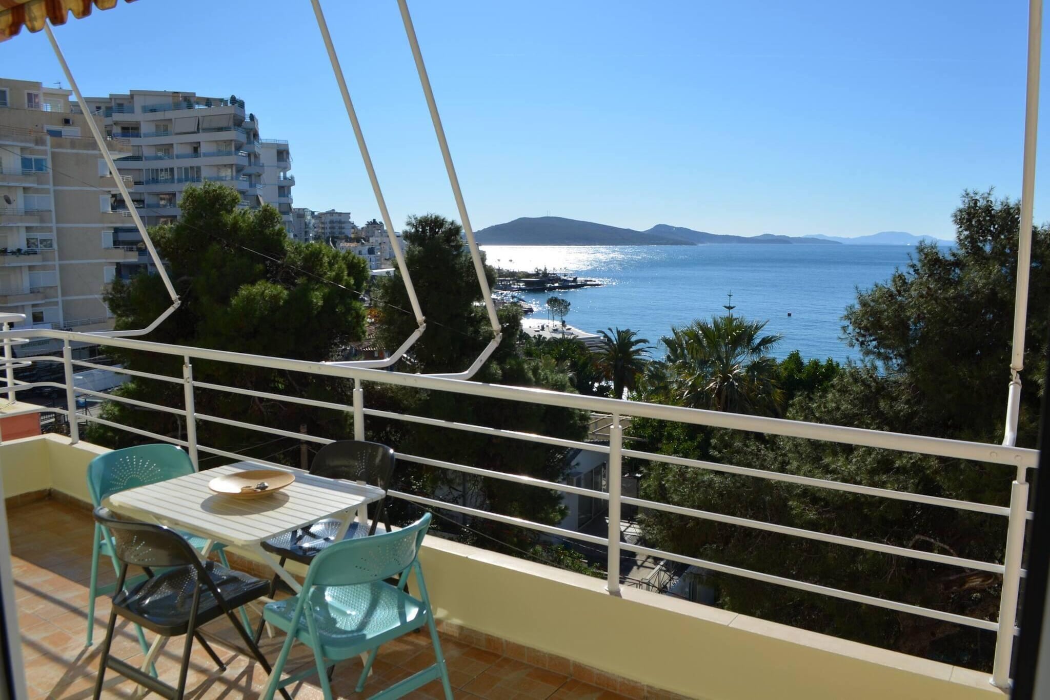 ALS015 - Oliver -  Saint Tropez Ap.-Terrasbalkon