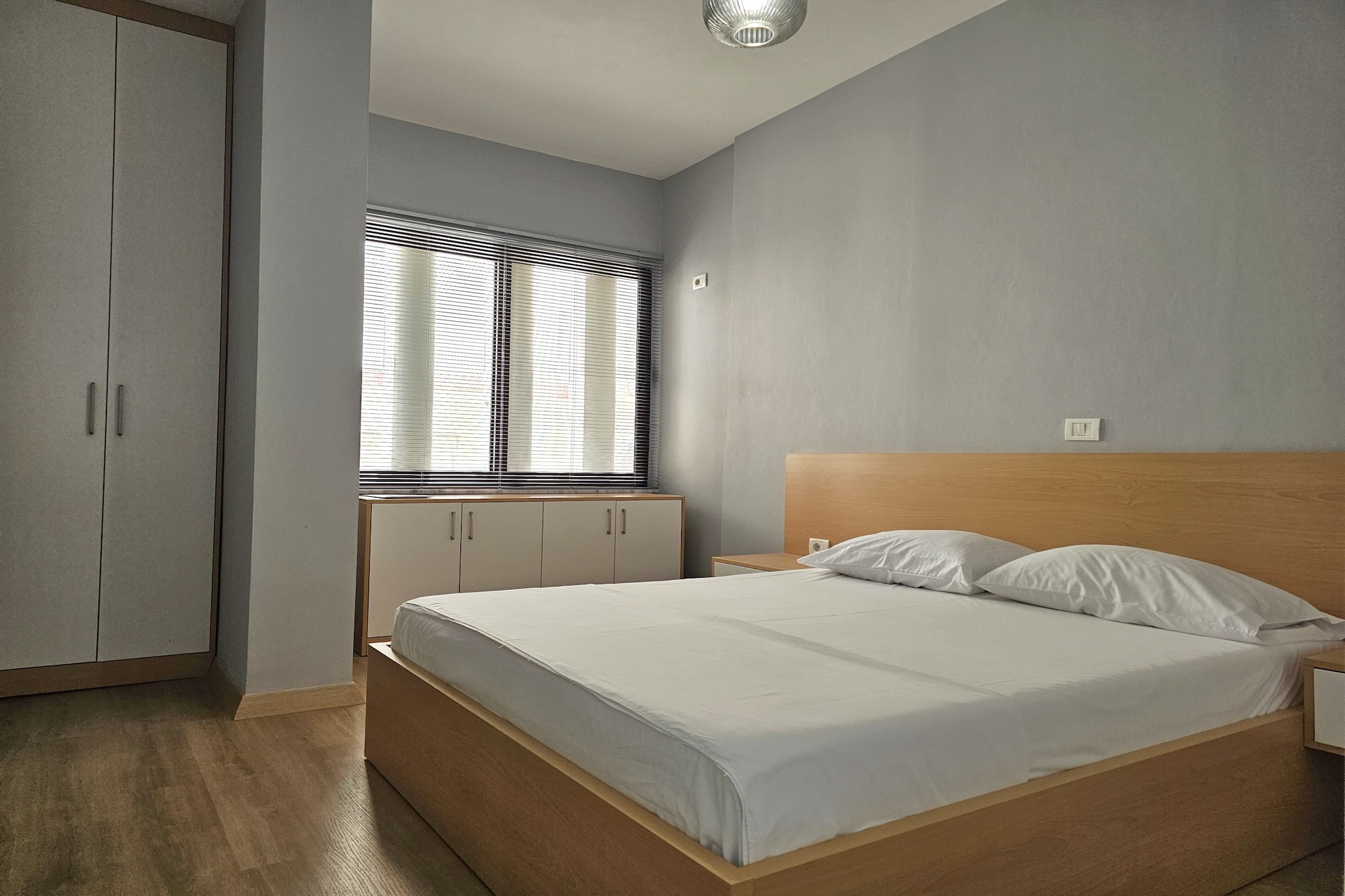 ALS119 - Iliri Rr5 - Holiday Ap In SR-Slaapkamer