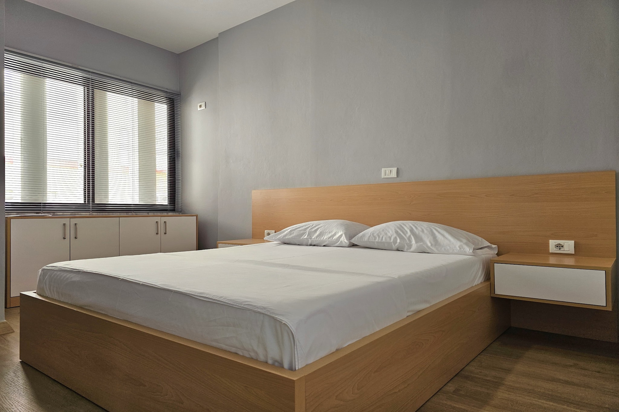 ALS119 - Iliri Rr5 - Holiday Ap In SR-Slaapkamer