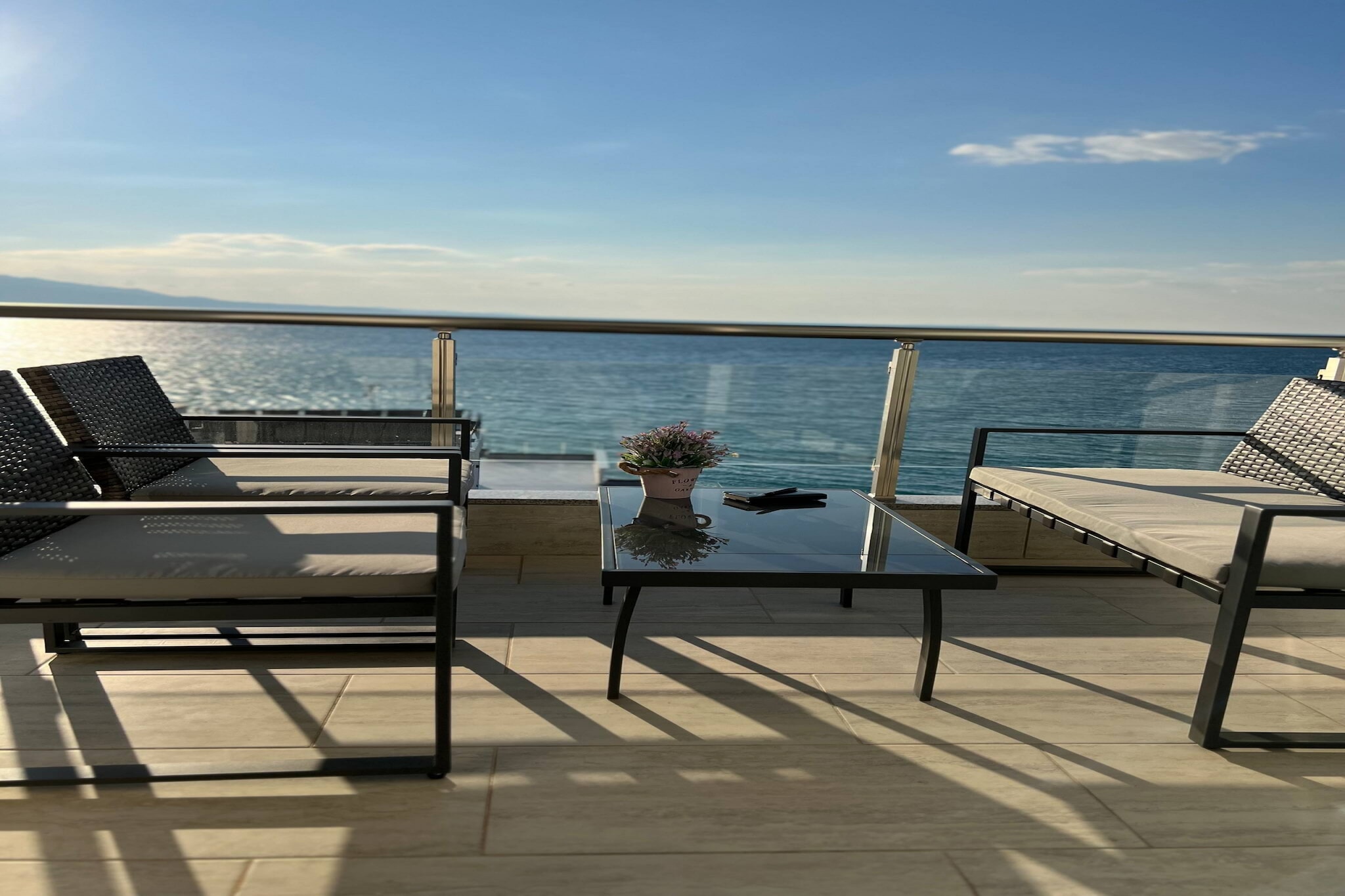 ALS286 - Sr Luxury Ap-Outdoor
