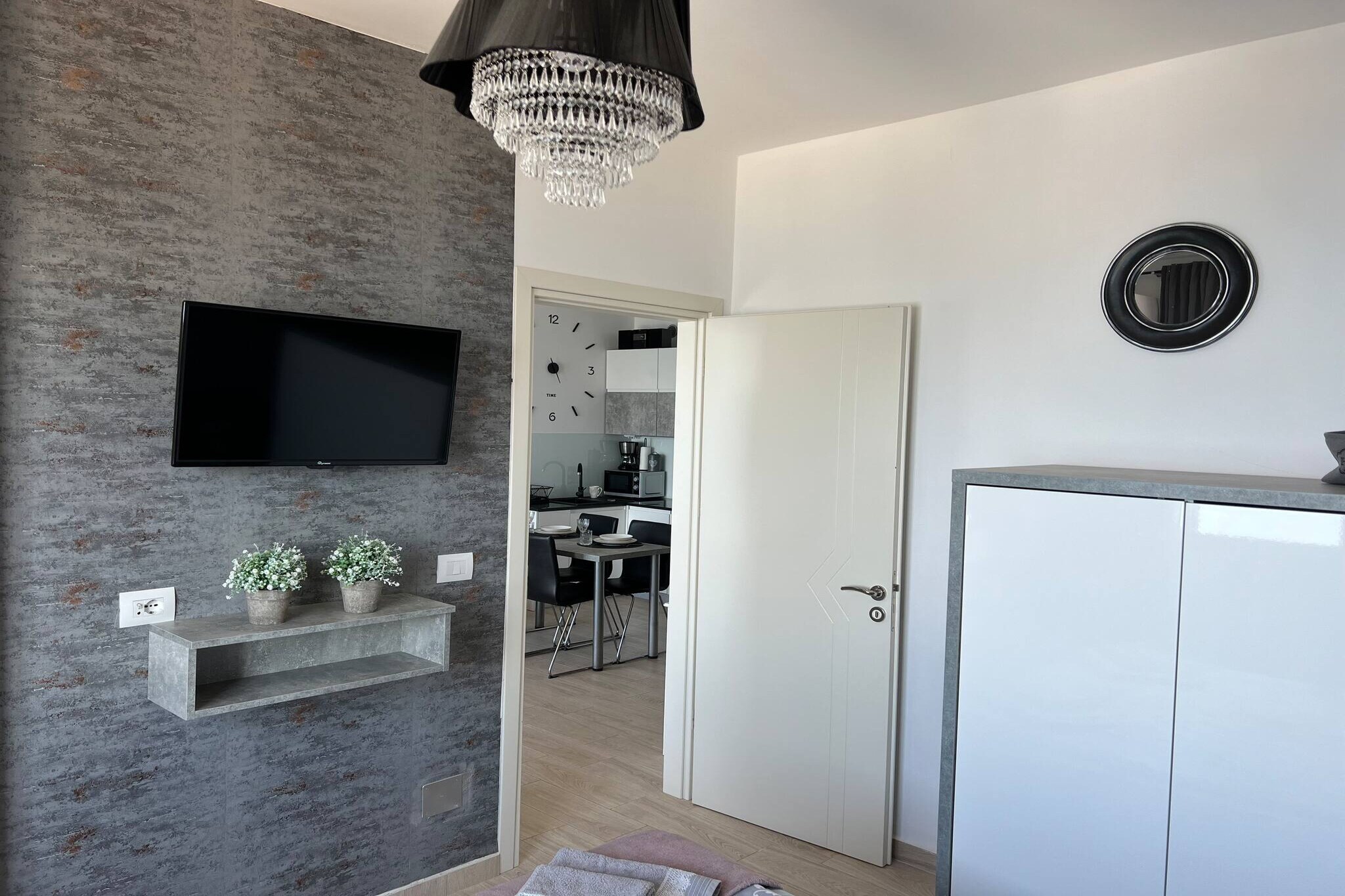 ALS286 - Sr Luxury Ap-Dining room