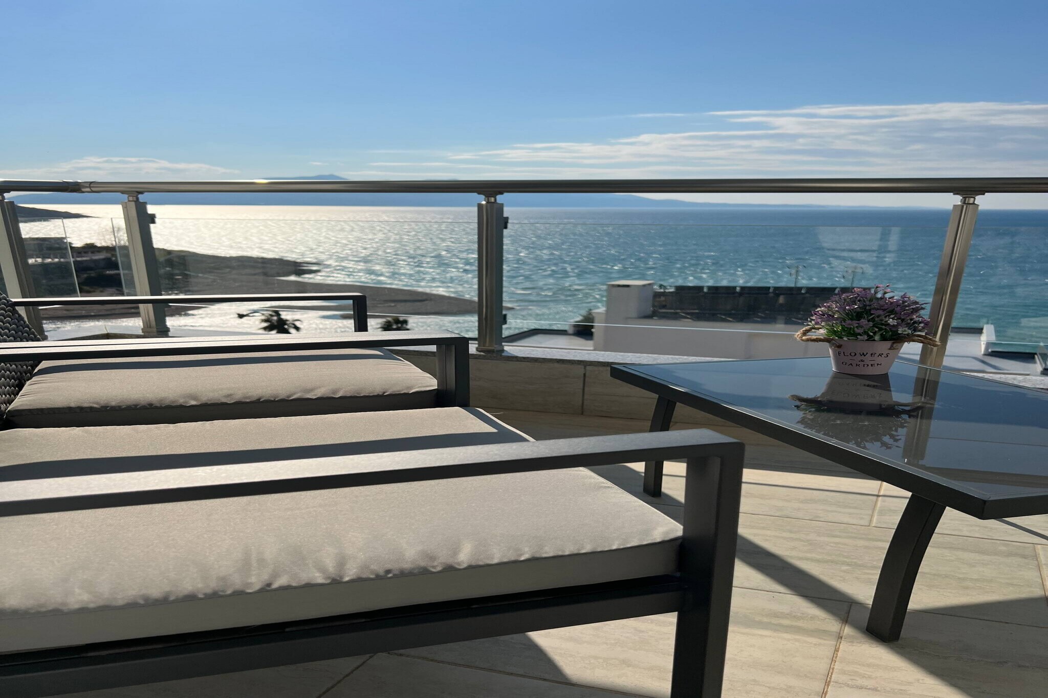 ALS286 - Sr Luxury Ap-Outdoor