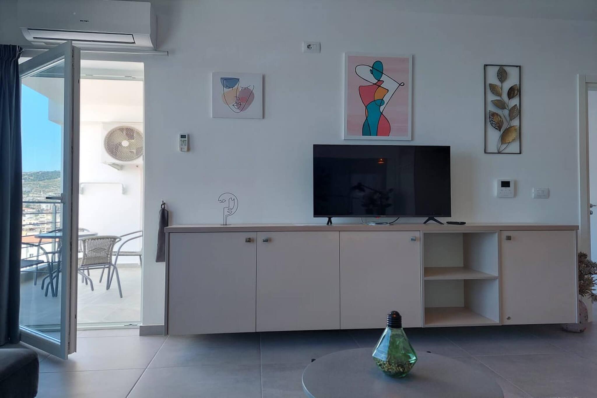 ALS007 - Mihaly te Jani Barka-Wohnzimmer