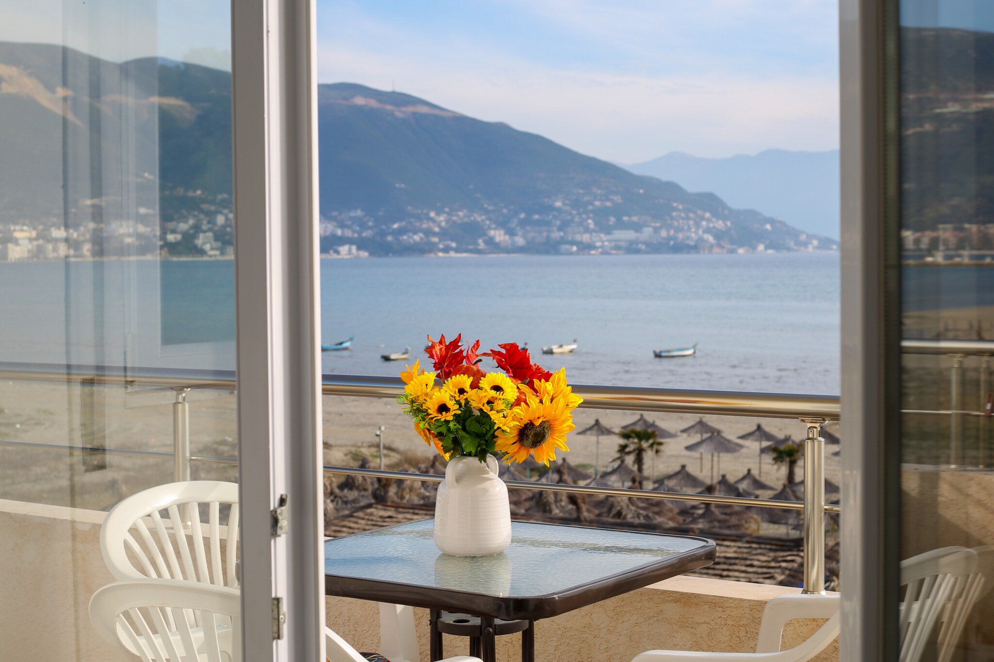 Richard 007-Terrace balcony